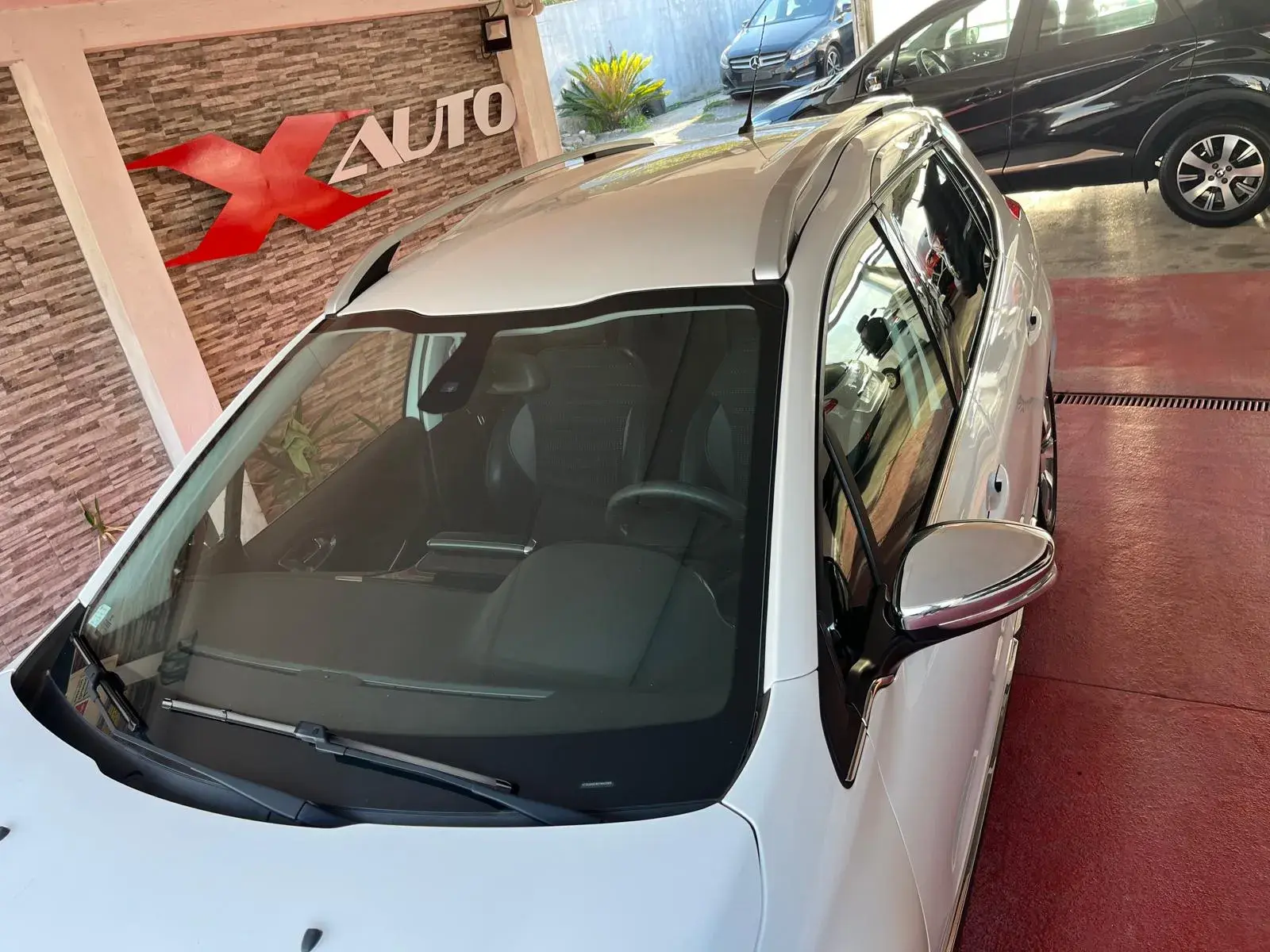 Peugeot 2008 1.2 PureTech Allure 8