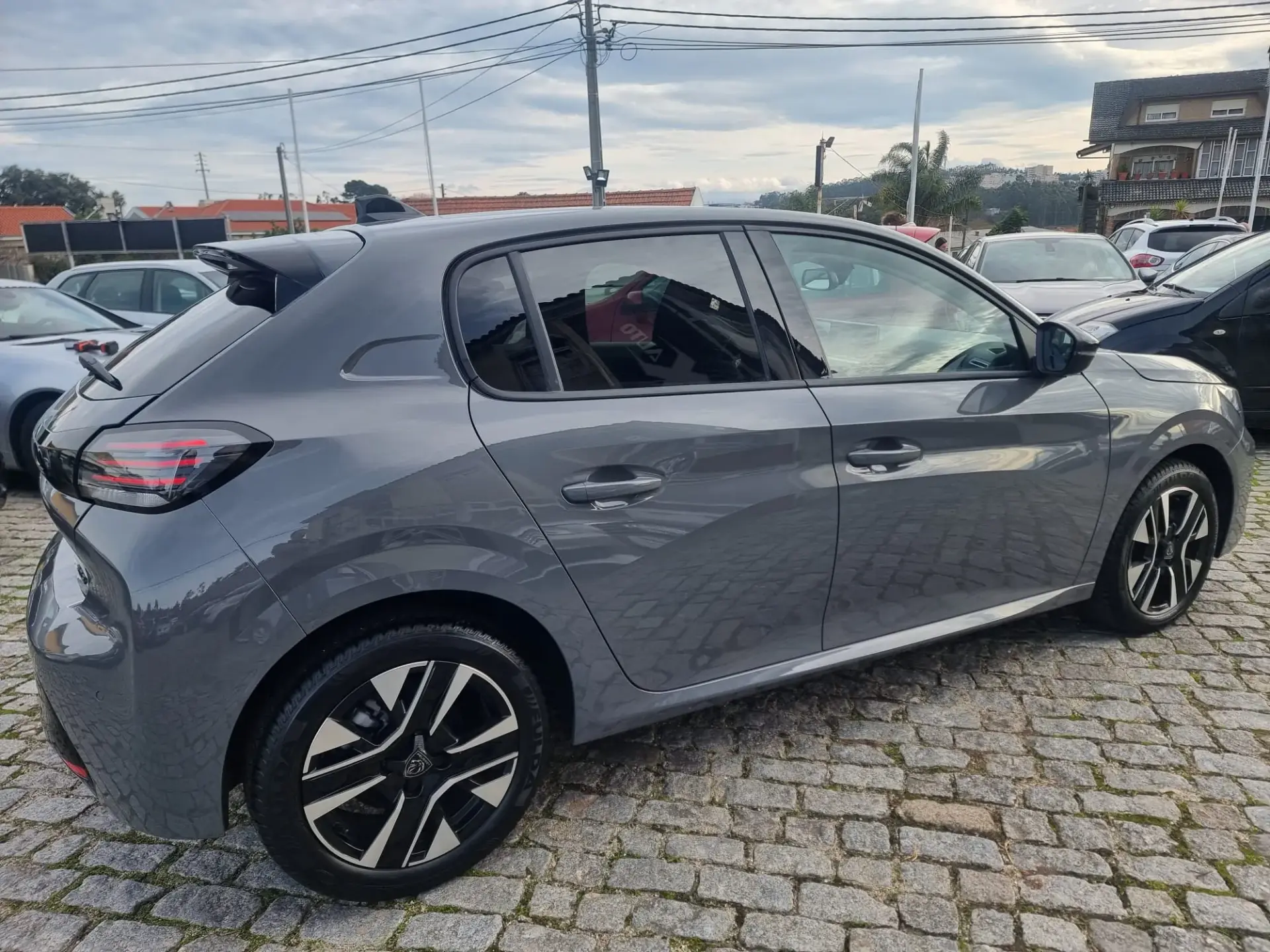Peugeot 208 1.2 PureTech Allure 4