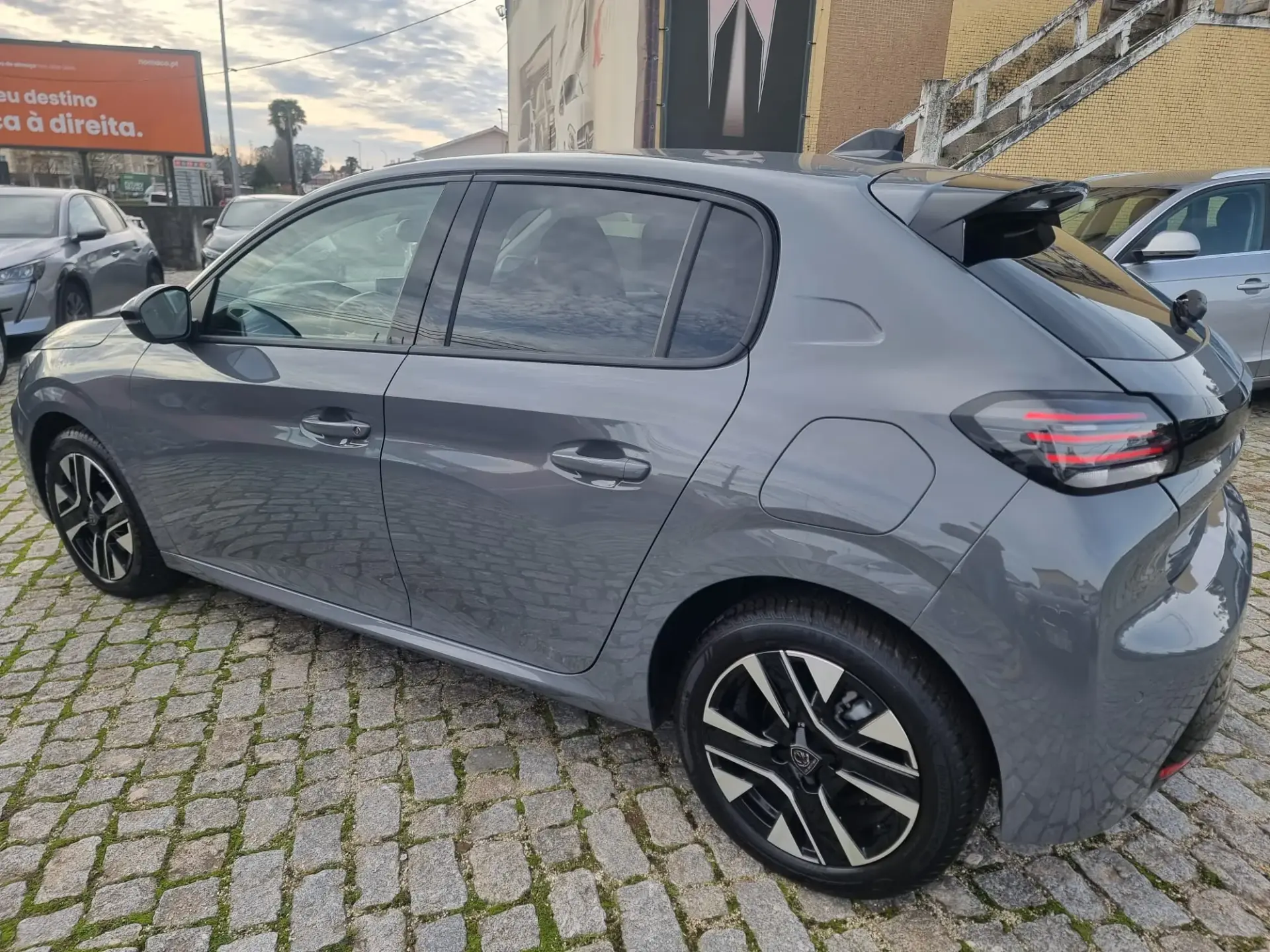 Peugeot 208 1.2 PureTech Allure 7