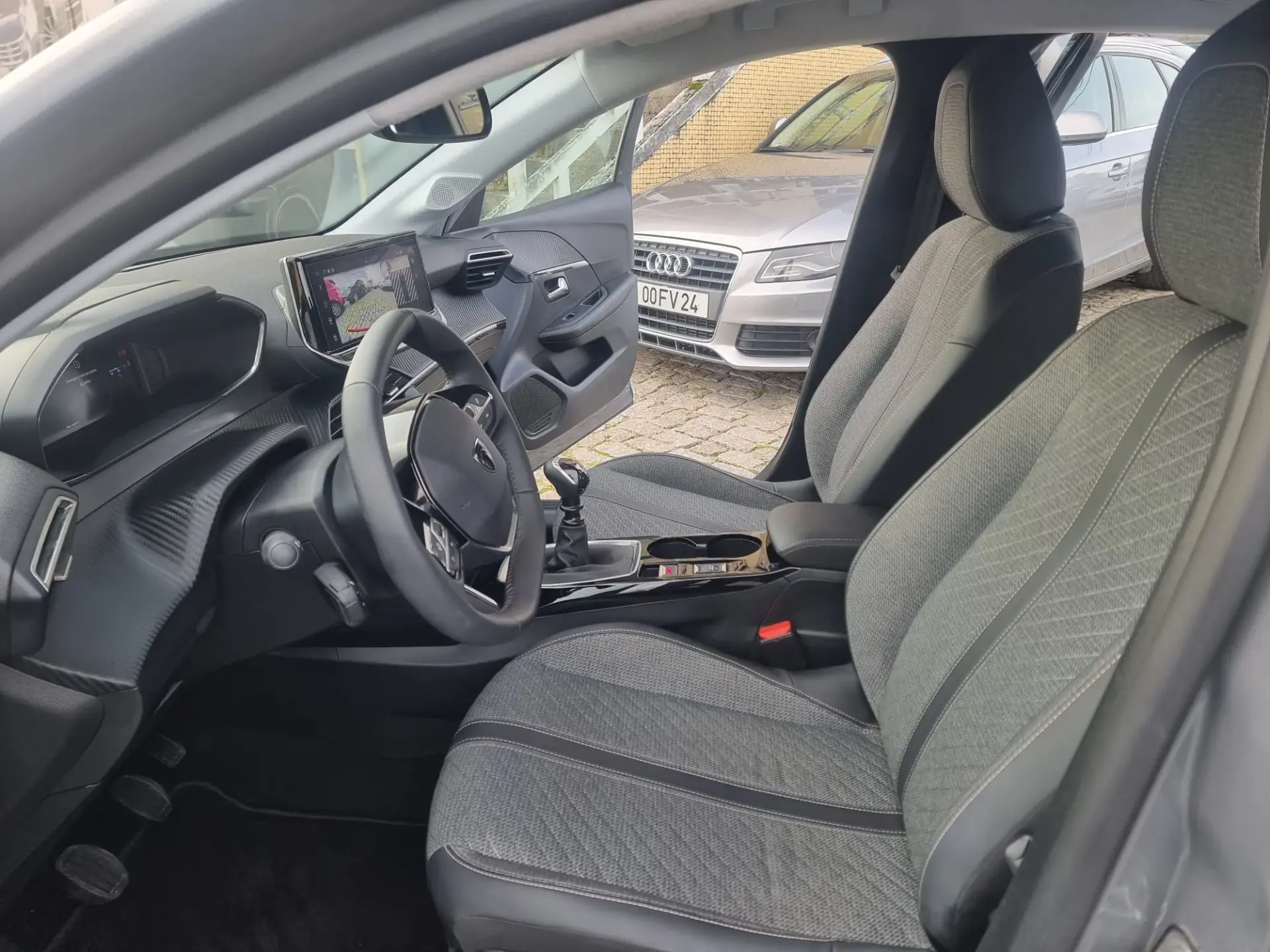 Peugeot 208 1.2 PureTech Allure 14