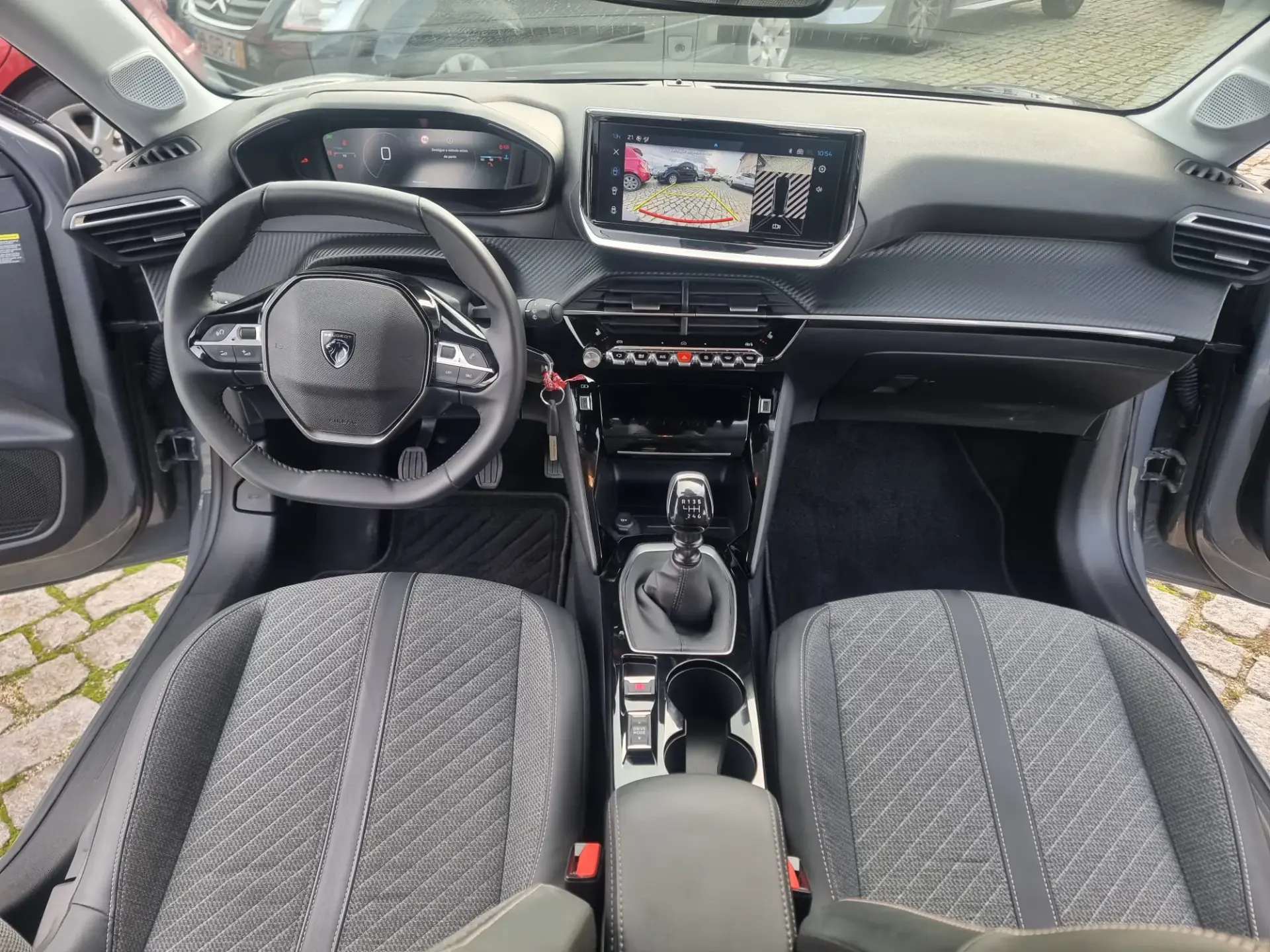 Peugeot 208 1.2 PureTech Allure 17
