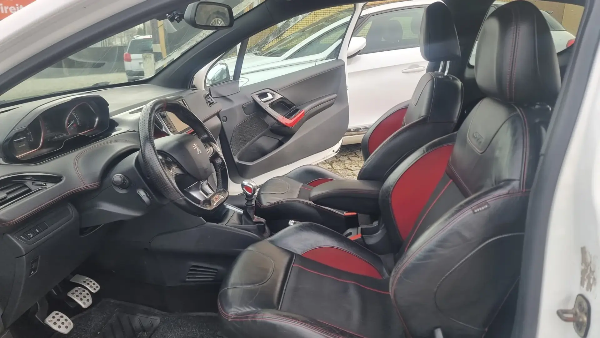 Peugeot 208 1.6 THP GTi 12