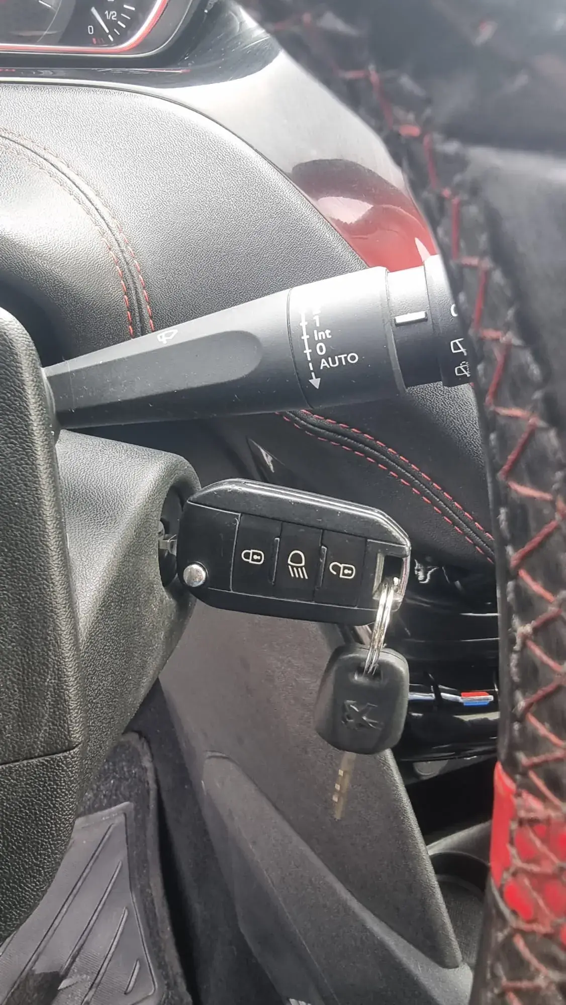 Peugeot 208 1.6 THP GTi 22