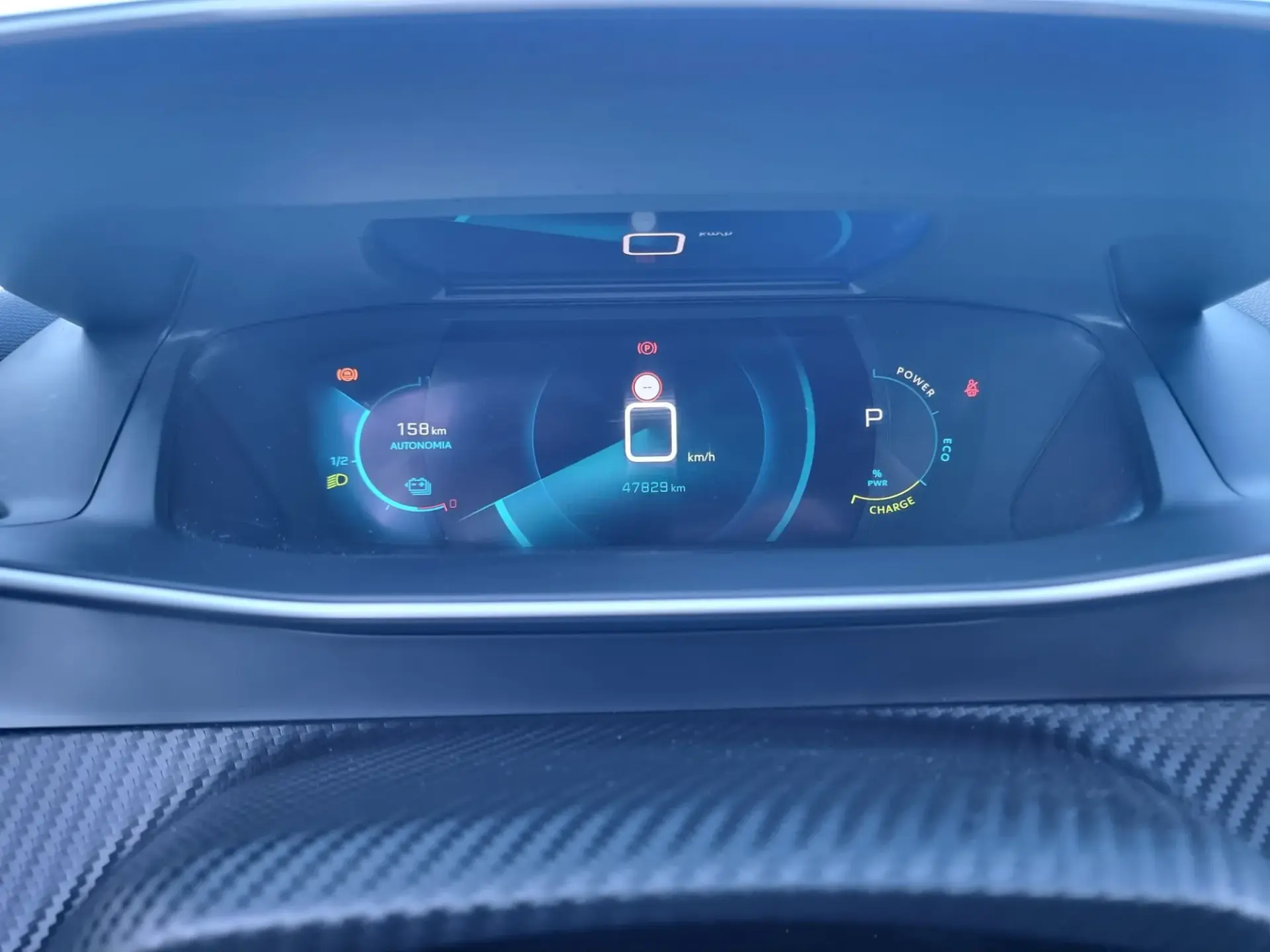 Peugeot e-2008 50 kWh Allure Pack 16