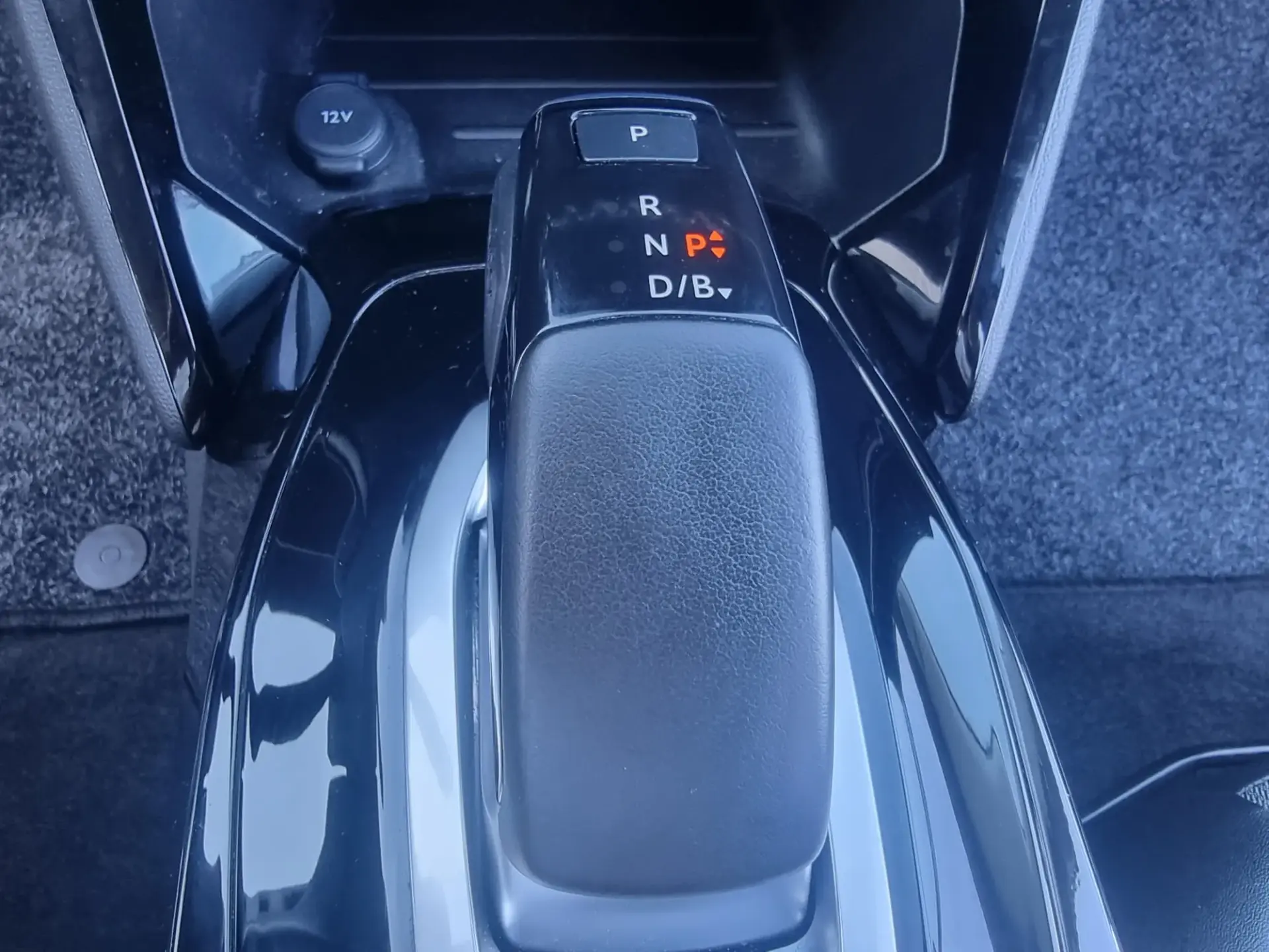 Peugeot e-2008 50 kWh Allure Pack 17