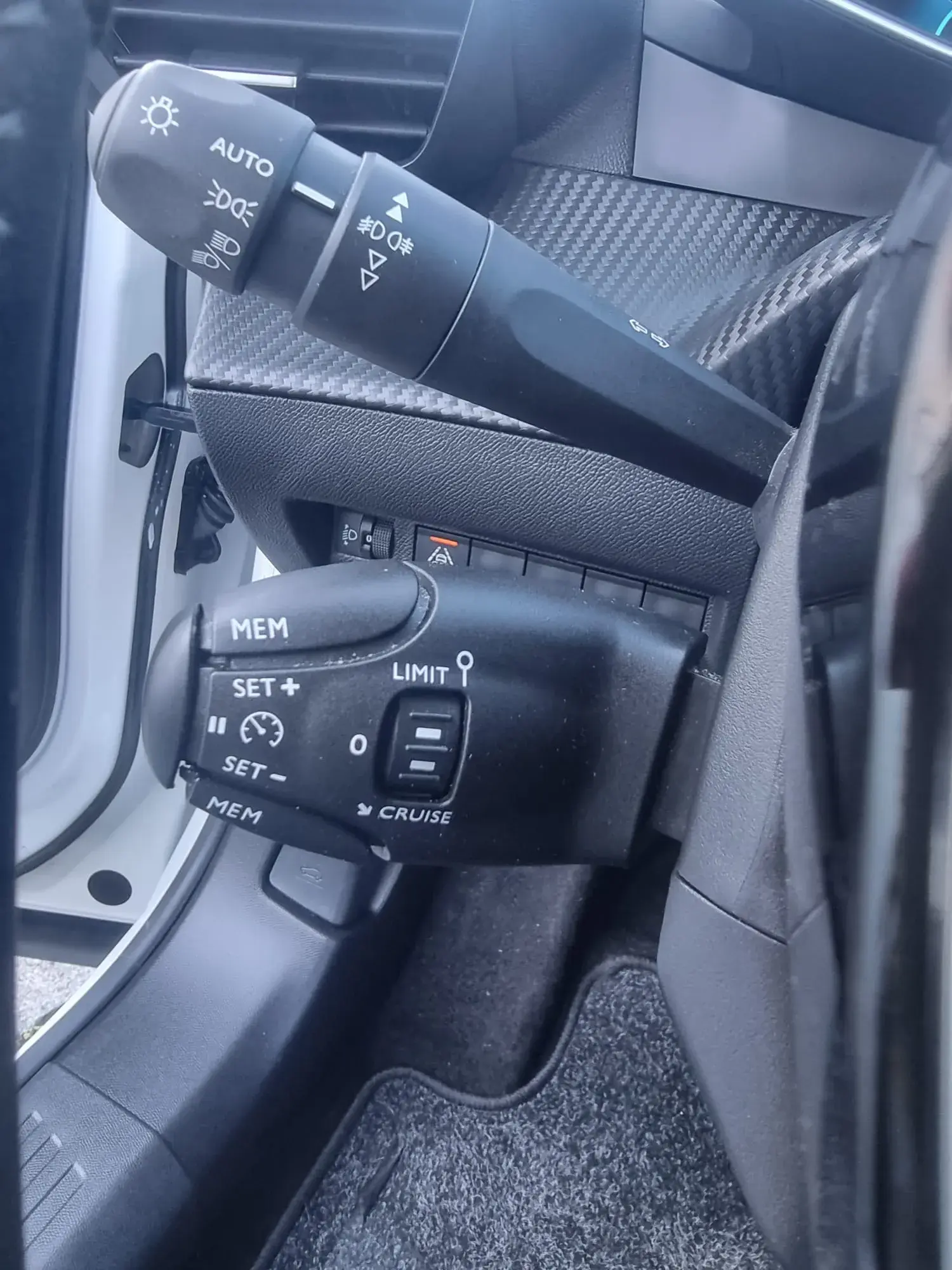 Peugeot e-2008 50 kWh Allure Pack 28
