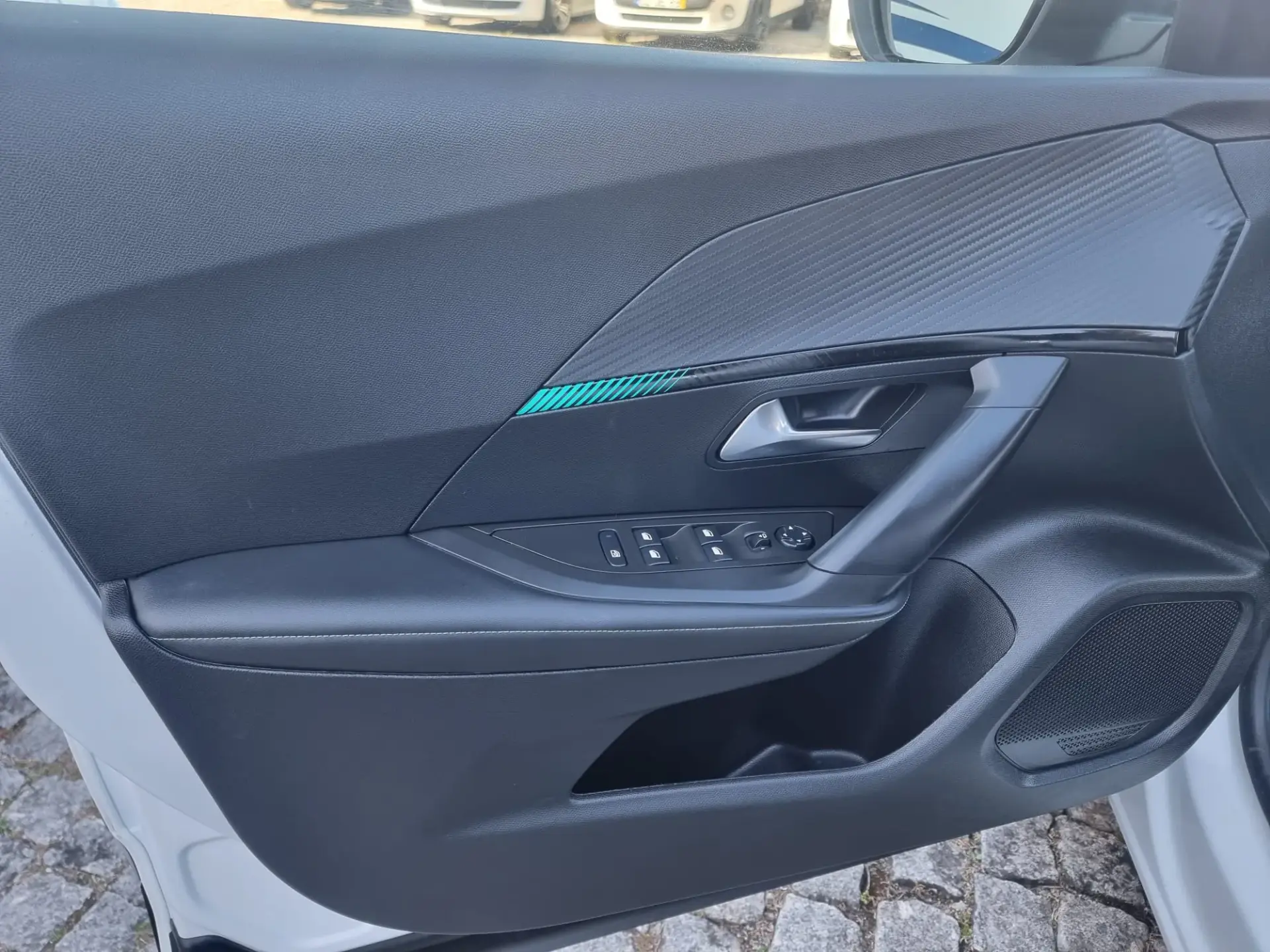 Peugeot e-2008 50 kWh Allure Pack 34
