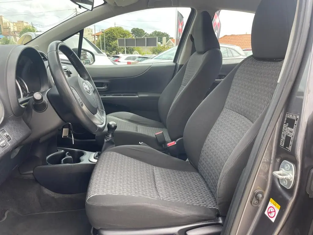Toyota Yaris 1.0 VVT-i Comfort 11