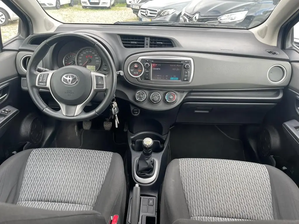 Toyota Yaris 1.0 VVT-i Comfort 14
