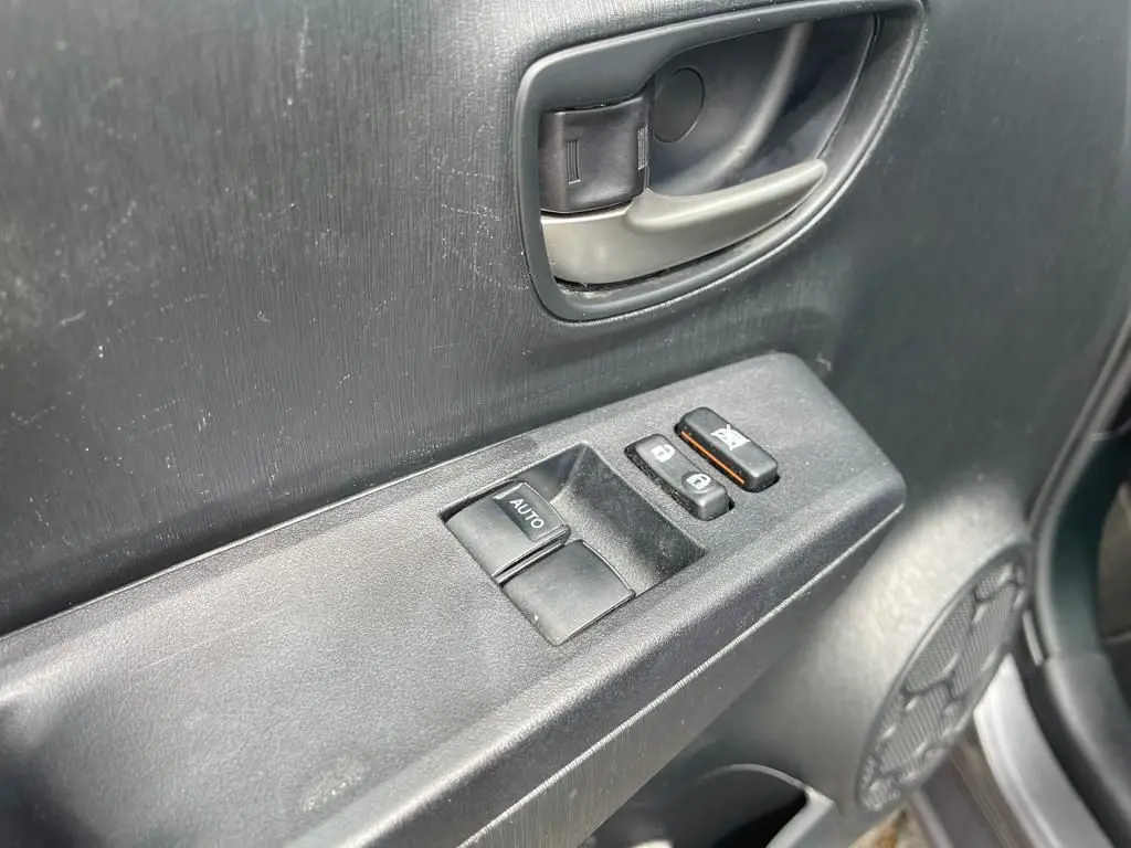 Toyota Yaris 1.0 VVT-i Comfort 29