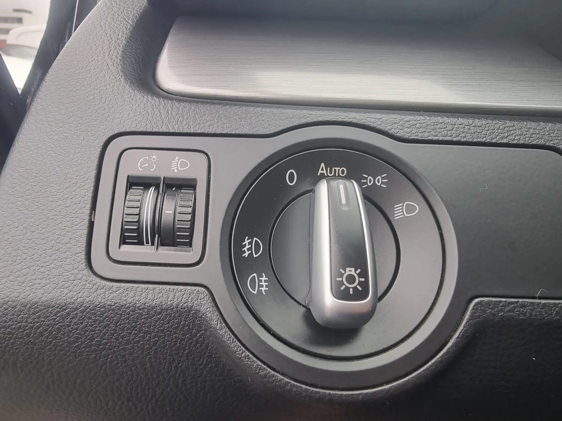 Volkswagen Passat Variant 1.6 TDi BlueMotion 23