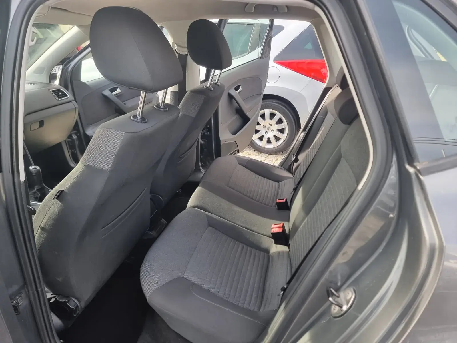 Volkswagen Polo 1.2 TDi Confortline 2