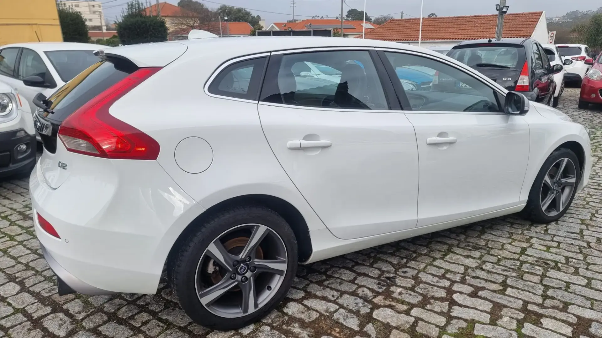 Volvo V40 2.0 D2 R-Design 4