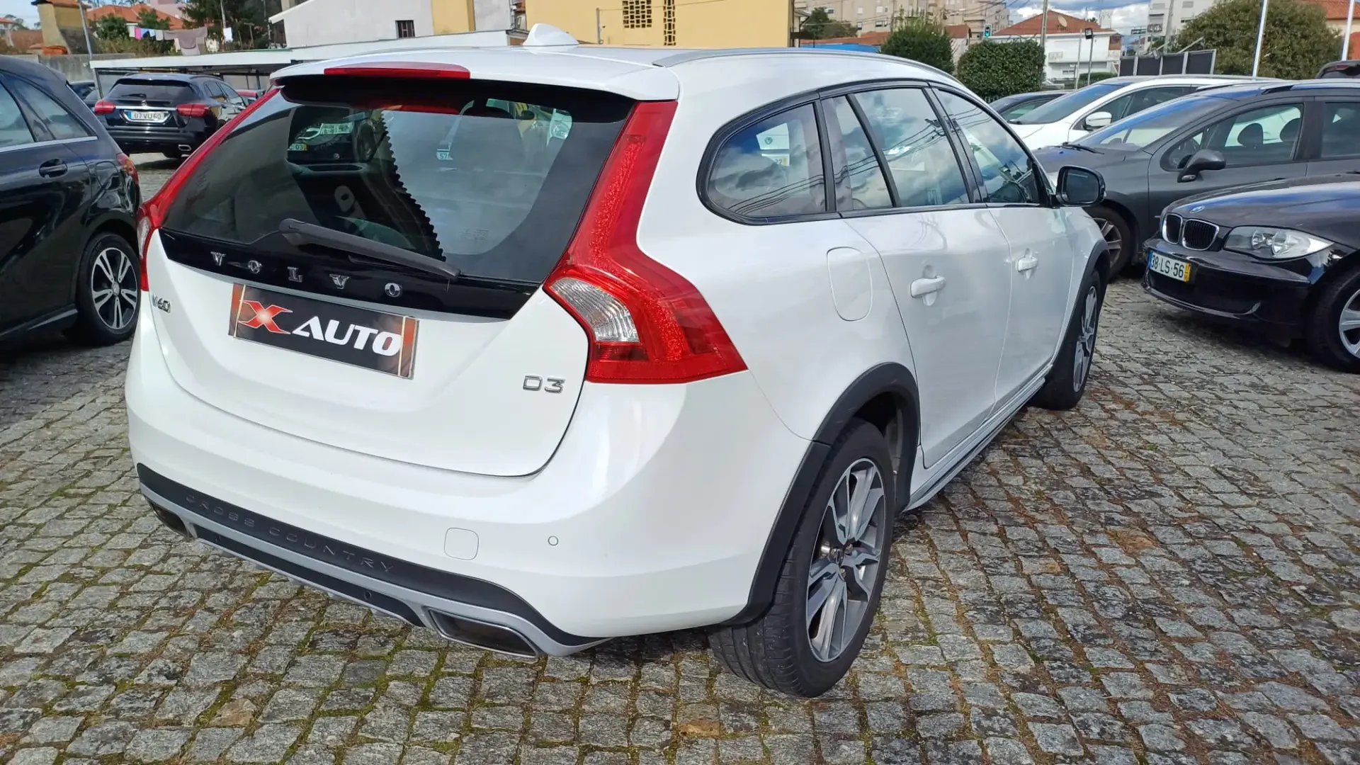 Volvo V60 Cross Country 2.0 D3 Summum 4
