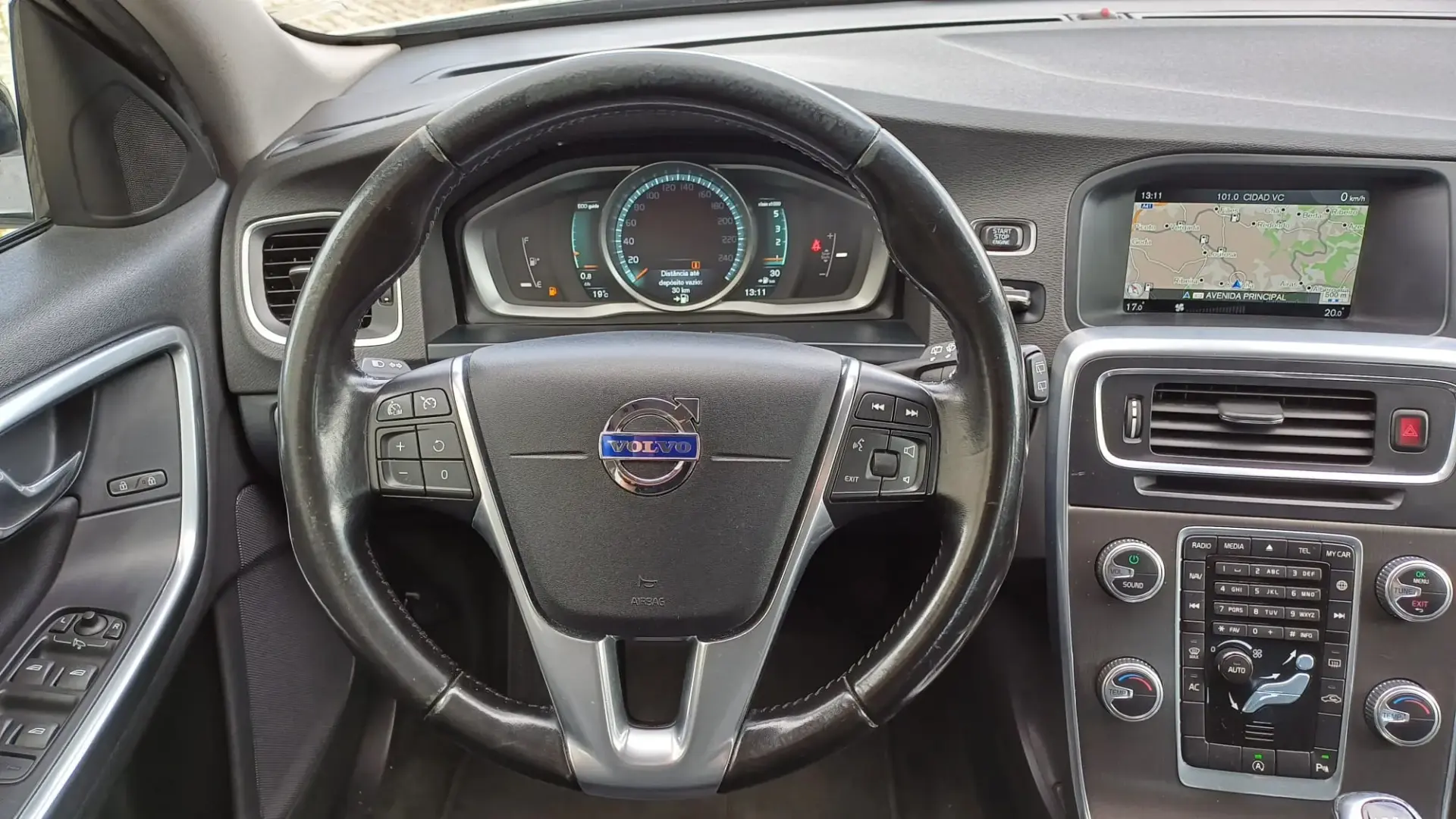 Volvo V60 Cross Country 2.0 D3 Summum 10