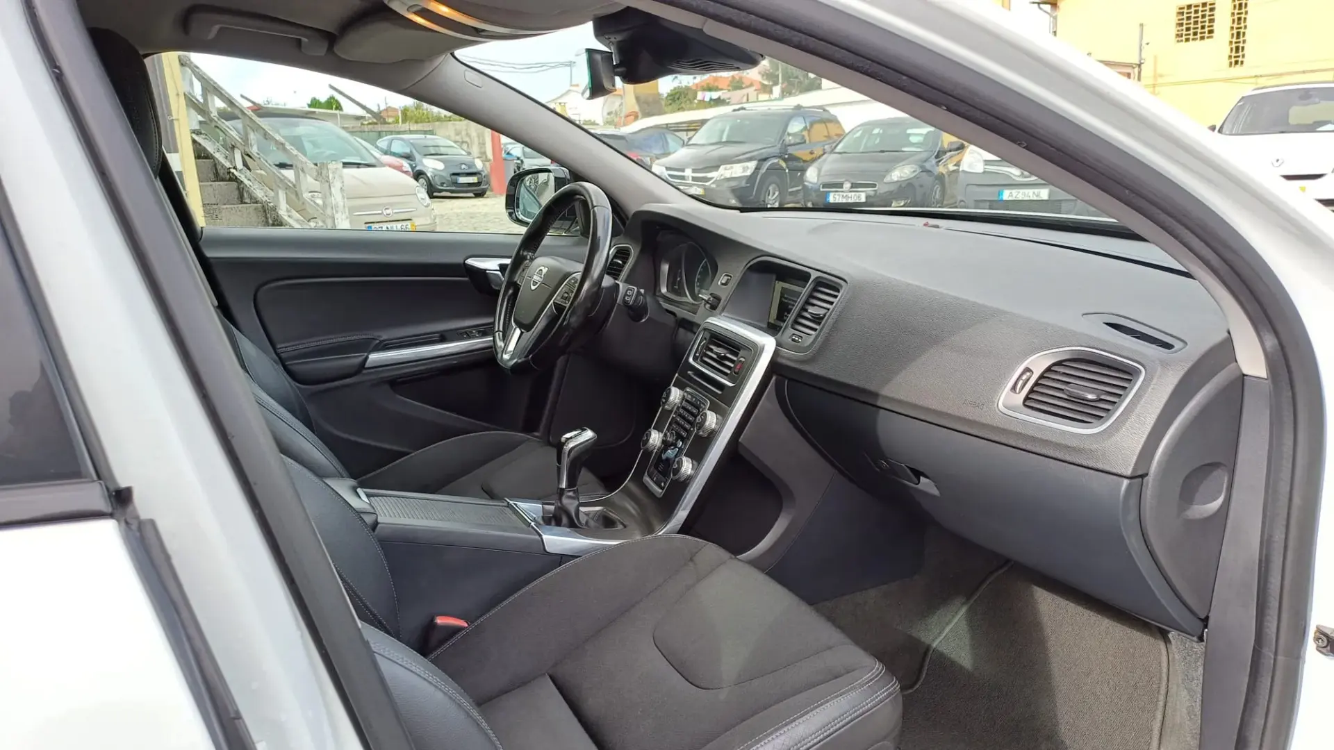 Volvo V60 Cross Country 2.0 D3 Summum 14