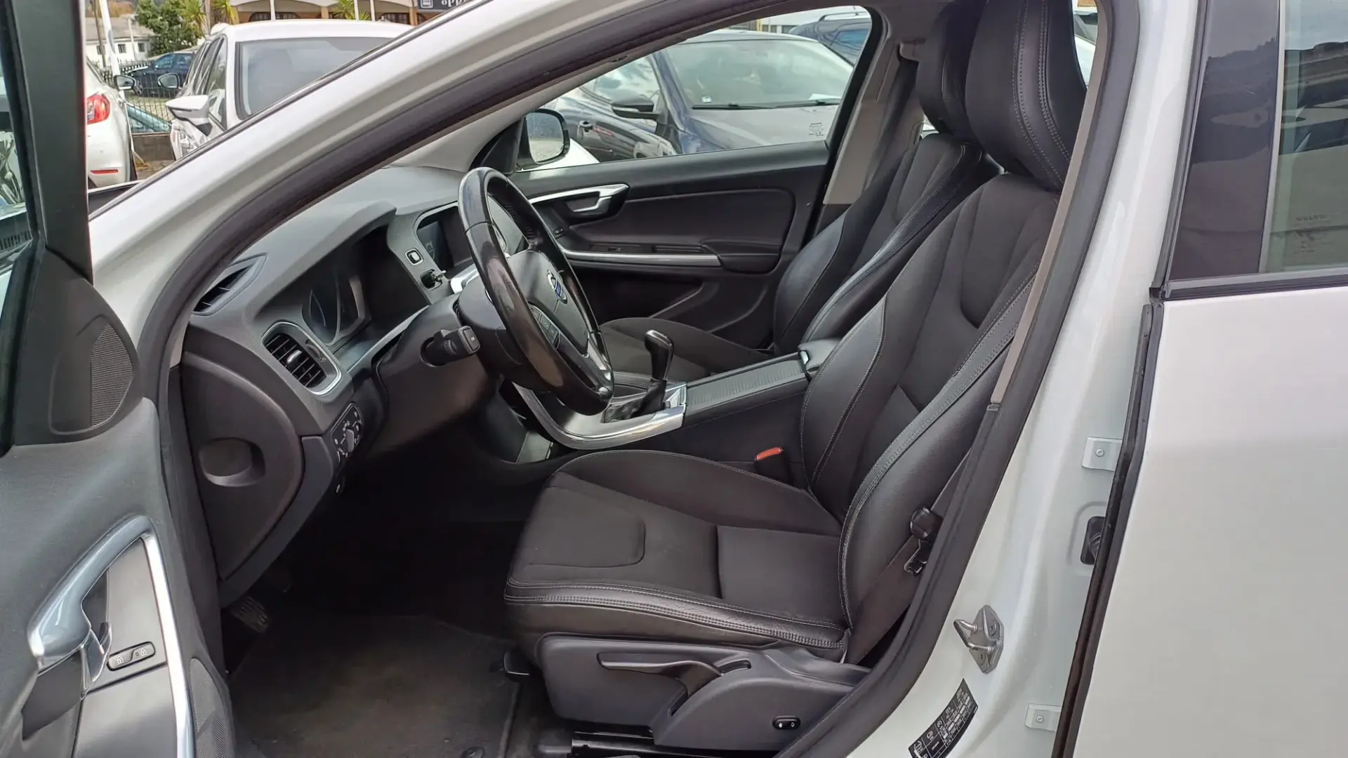 Volvo V60 Cross Country 2.0 D3 Summum 15