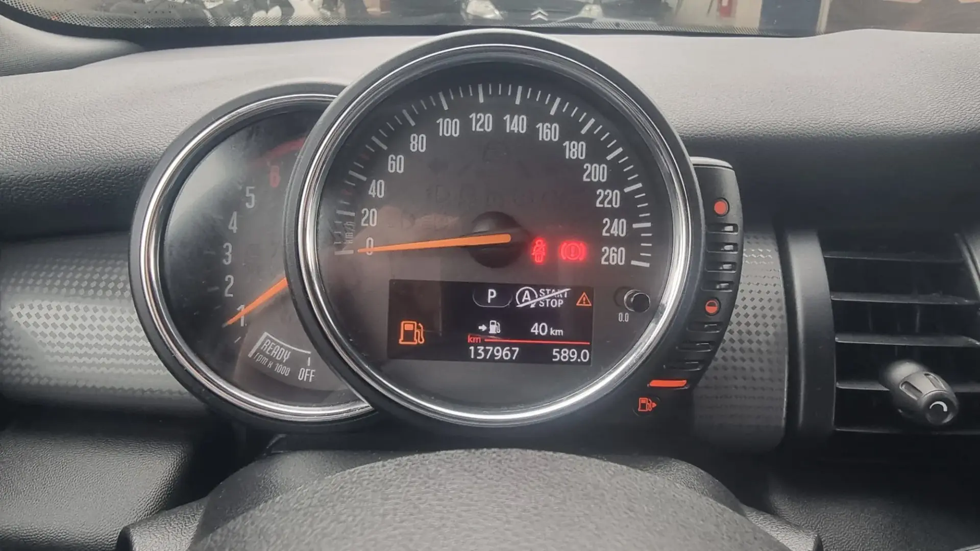 MINI 5 Portas Cooper D Auto 9