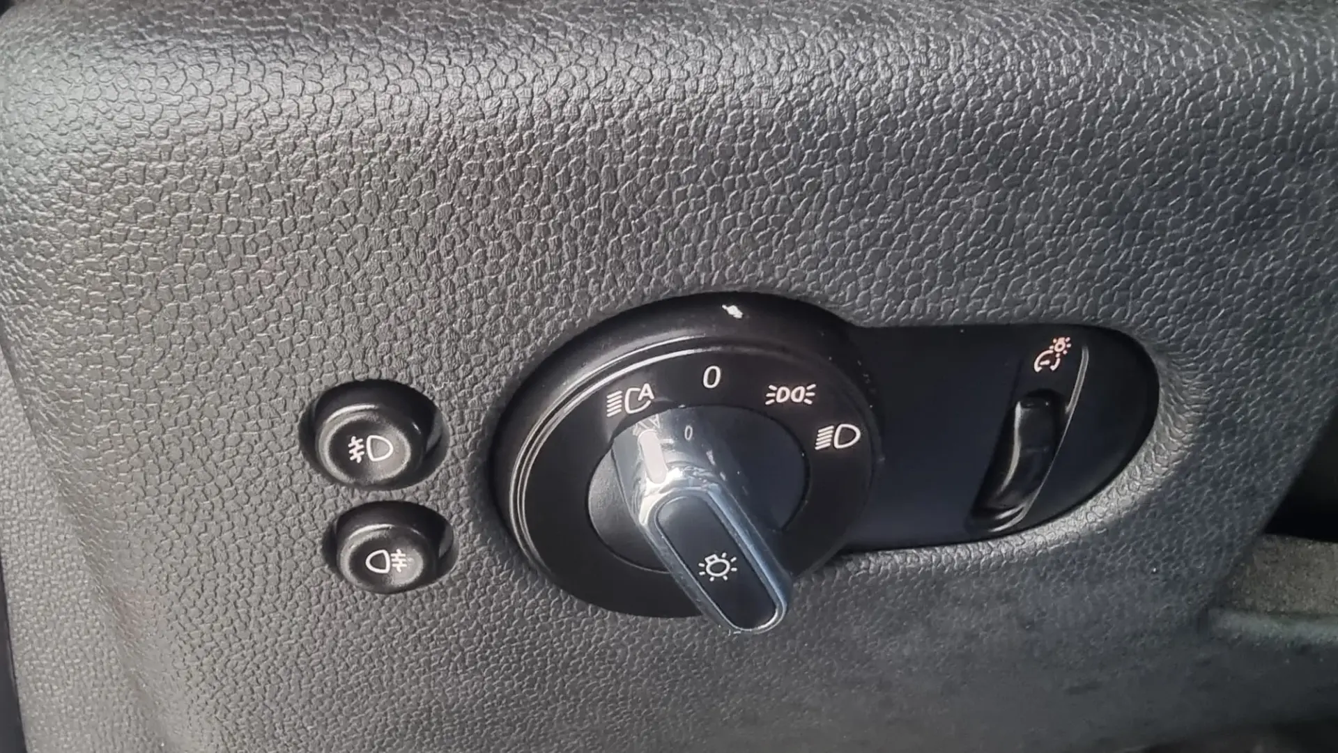 MINI 5 Portas Cooper D Auto 26