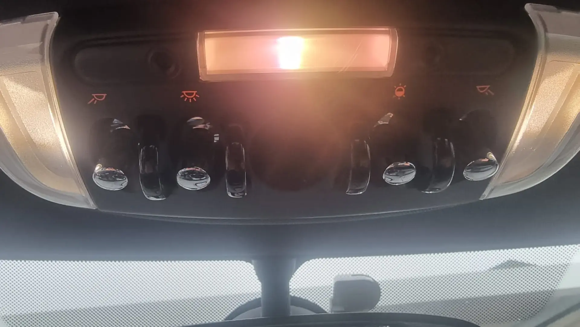 MINI 5 Portas Cooper D Auto 27