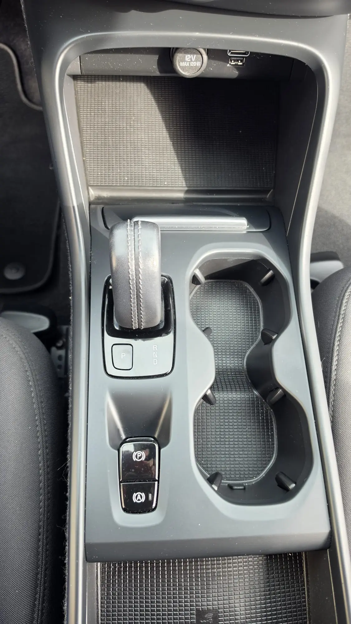 Volvo XC 40 1.5 T5 PHEV Momentum Plus 17