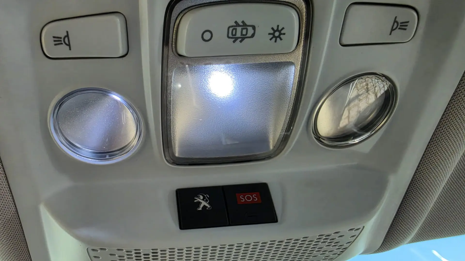 Peugeot 2008 1.6 e-HDi Allure 21