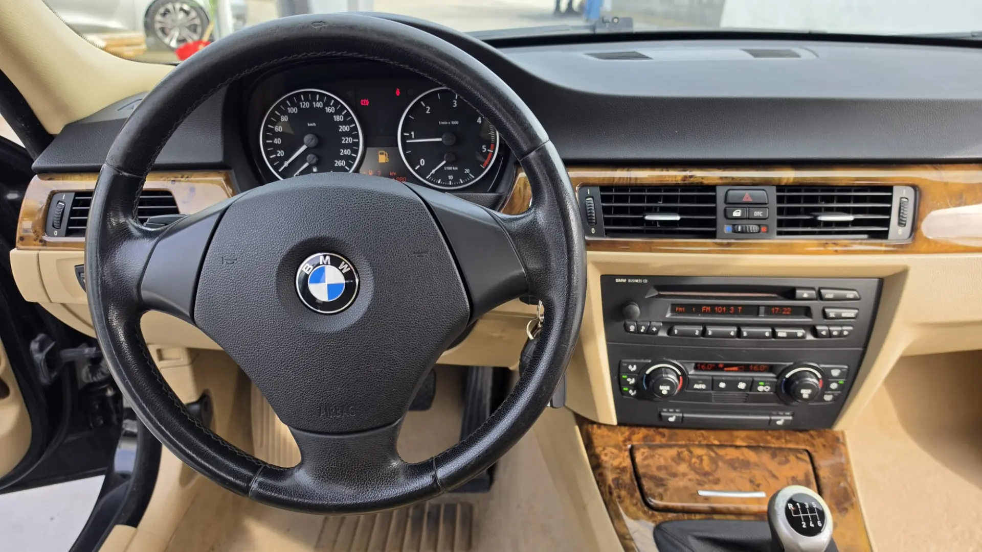 BMW 318 d 6
