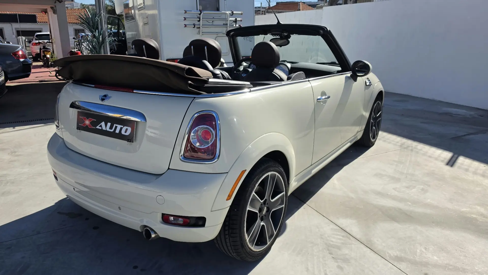 MINI Cabrio Cooper D 4