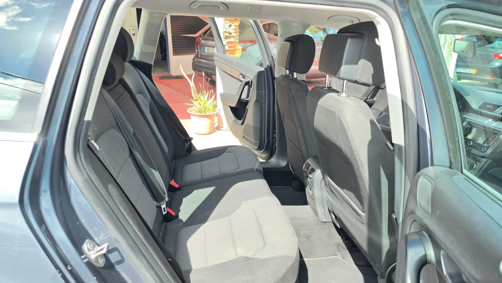 Volkswagen Passat Variant 1.6 TDI BlueMotion 15