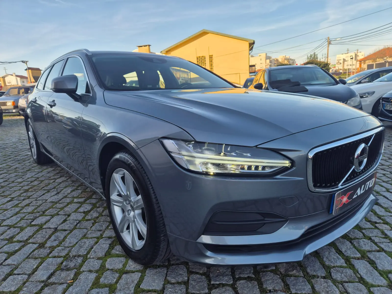 Volvo V90 2.0 D4 Momentum Plus Geartronic 2