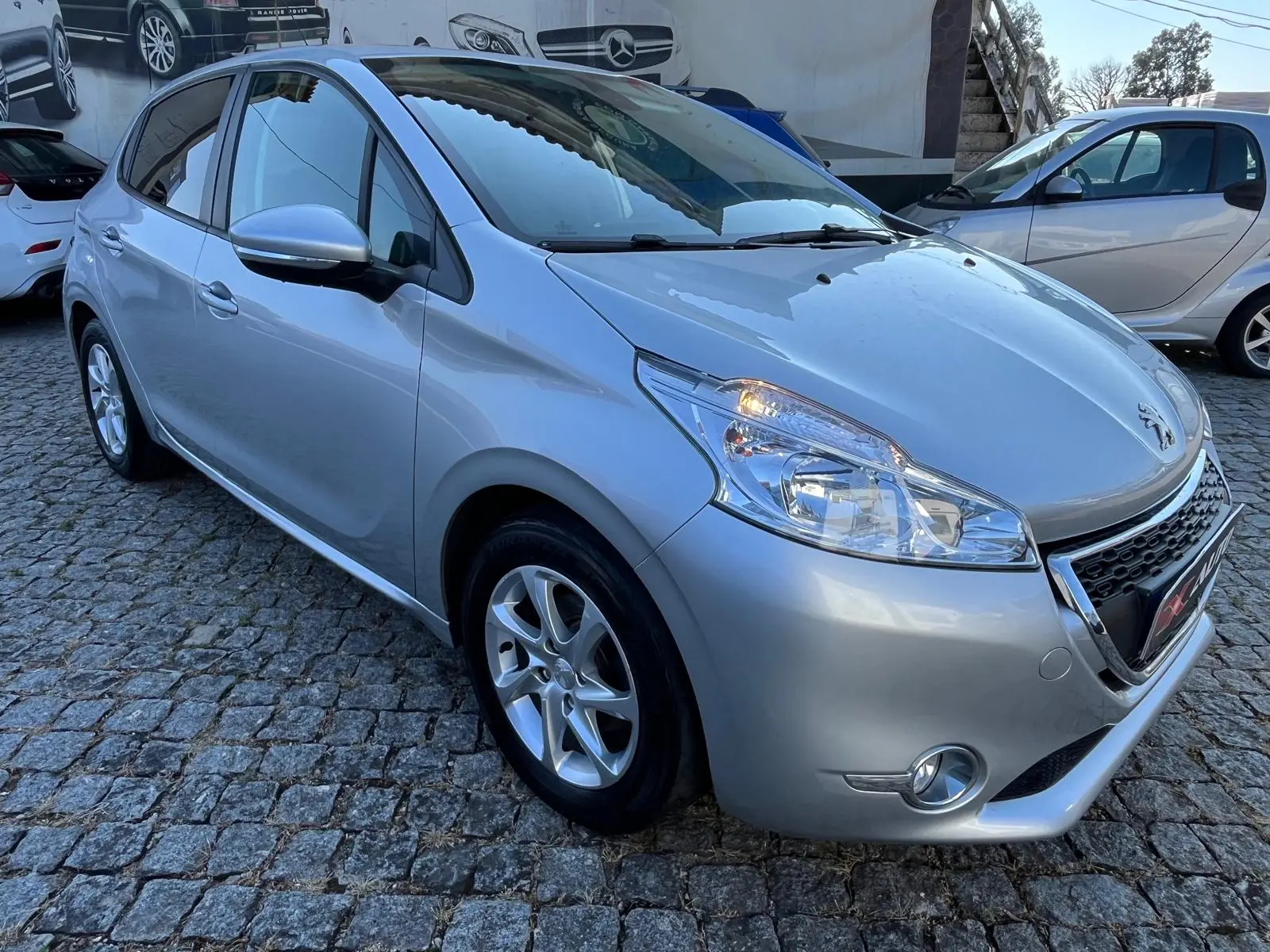 Peugeot 208 1