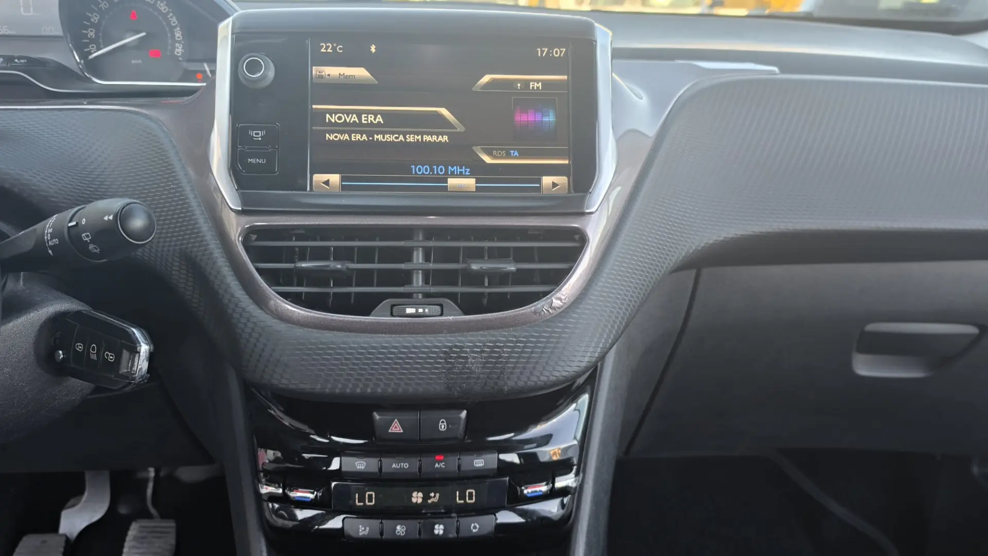 Peugeot 2008 1.6 e-HDi Allure 18
