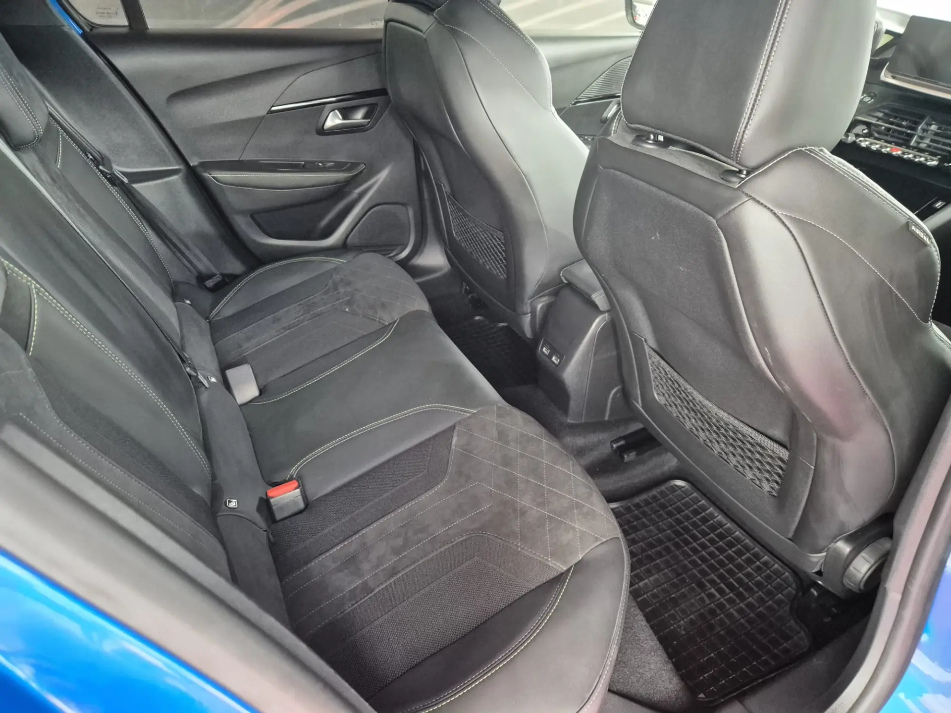 Peugeot e-208 50 kWh GT Line 10