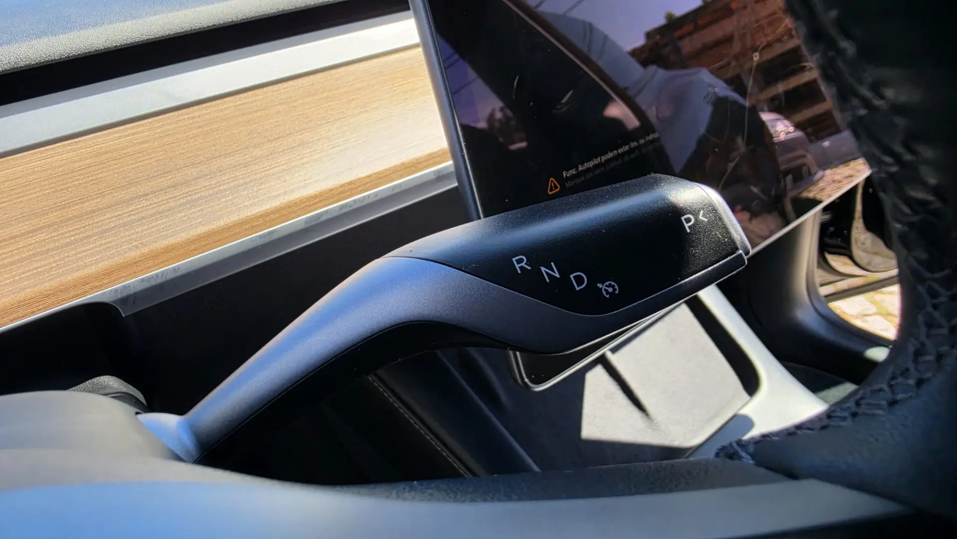 Tesla Model Y Long Range Tração Traseira Premium 23