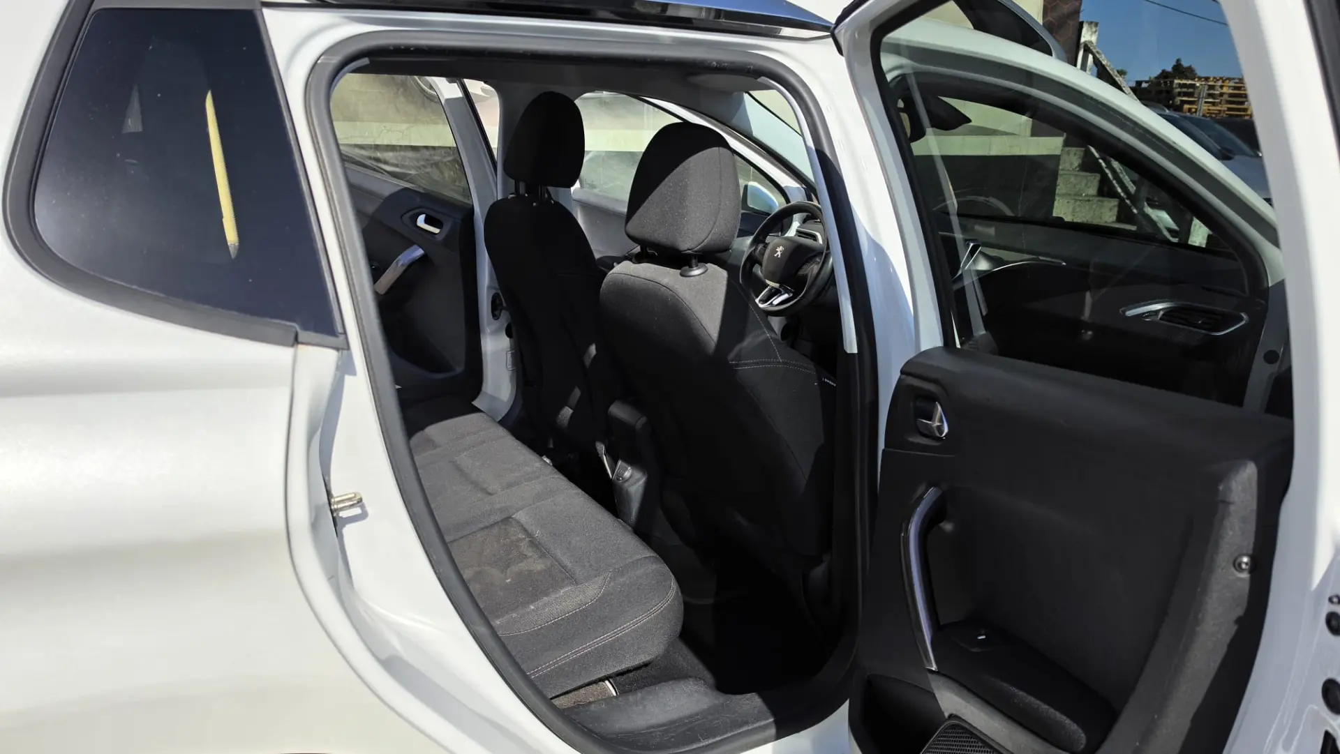 Peugeot 2008 1.6 e-HDi Allure 14