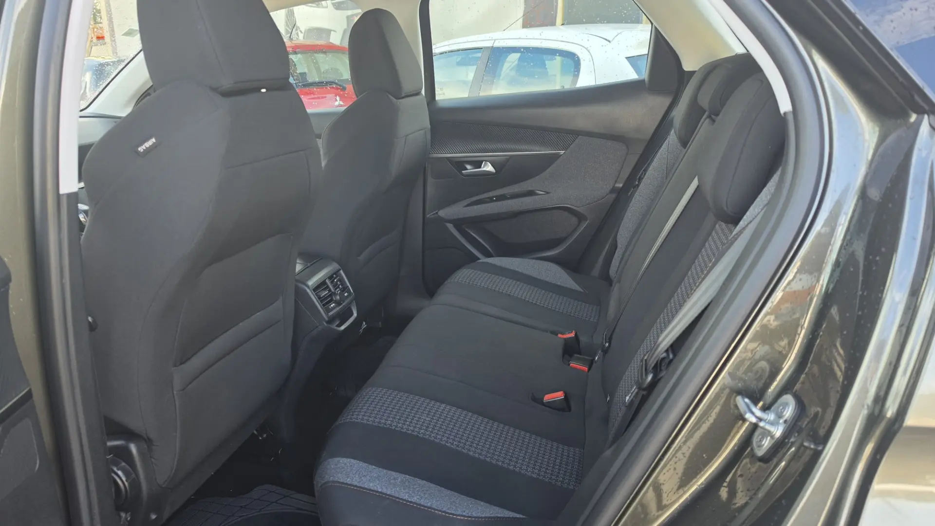 Peugeot 3008 1.6 BlueHDi Active 12