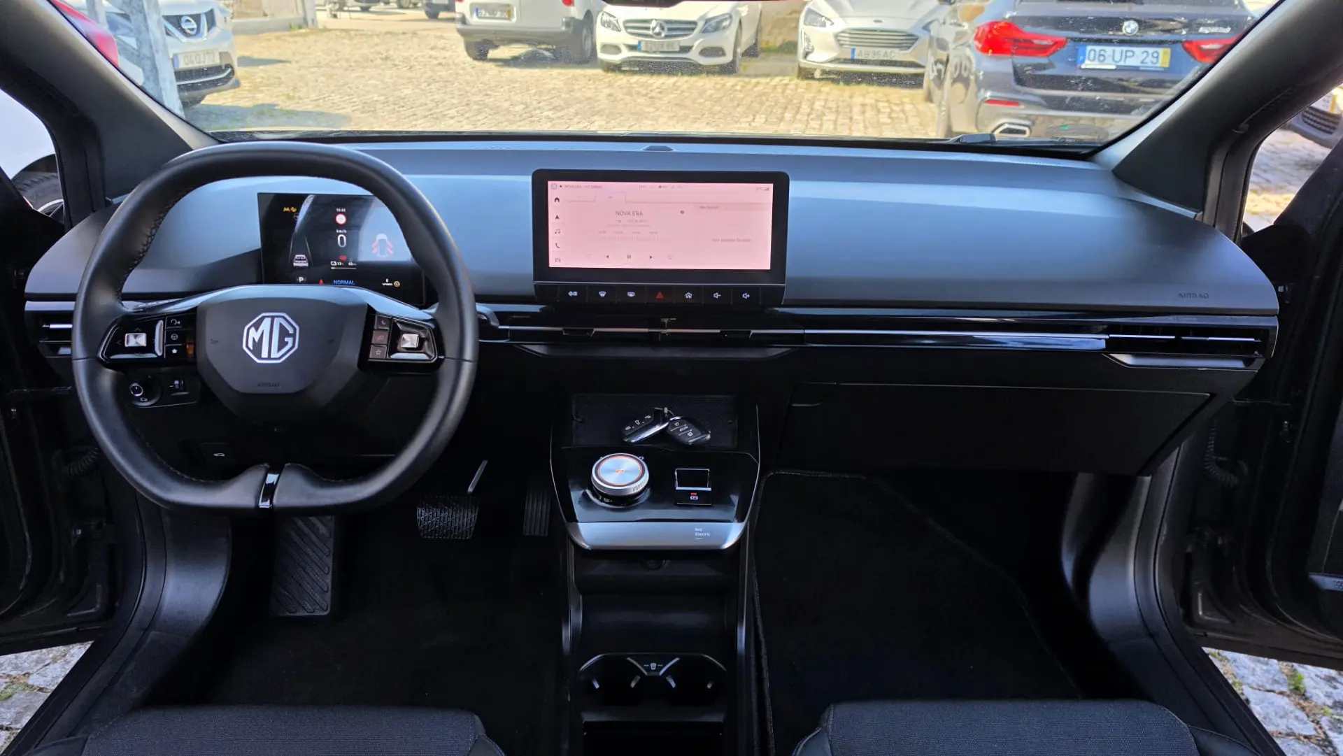 MG MG4 64 kWh Luxury 13