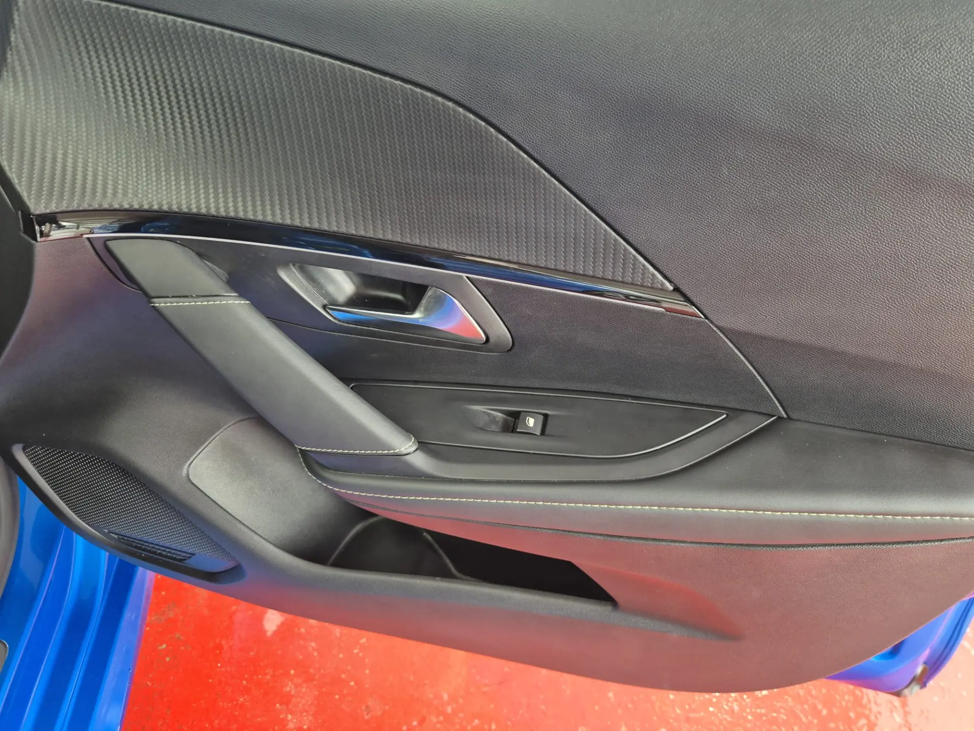 Peugeot e-208 50 kWh GT Line 12