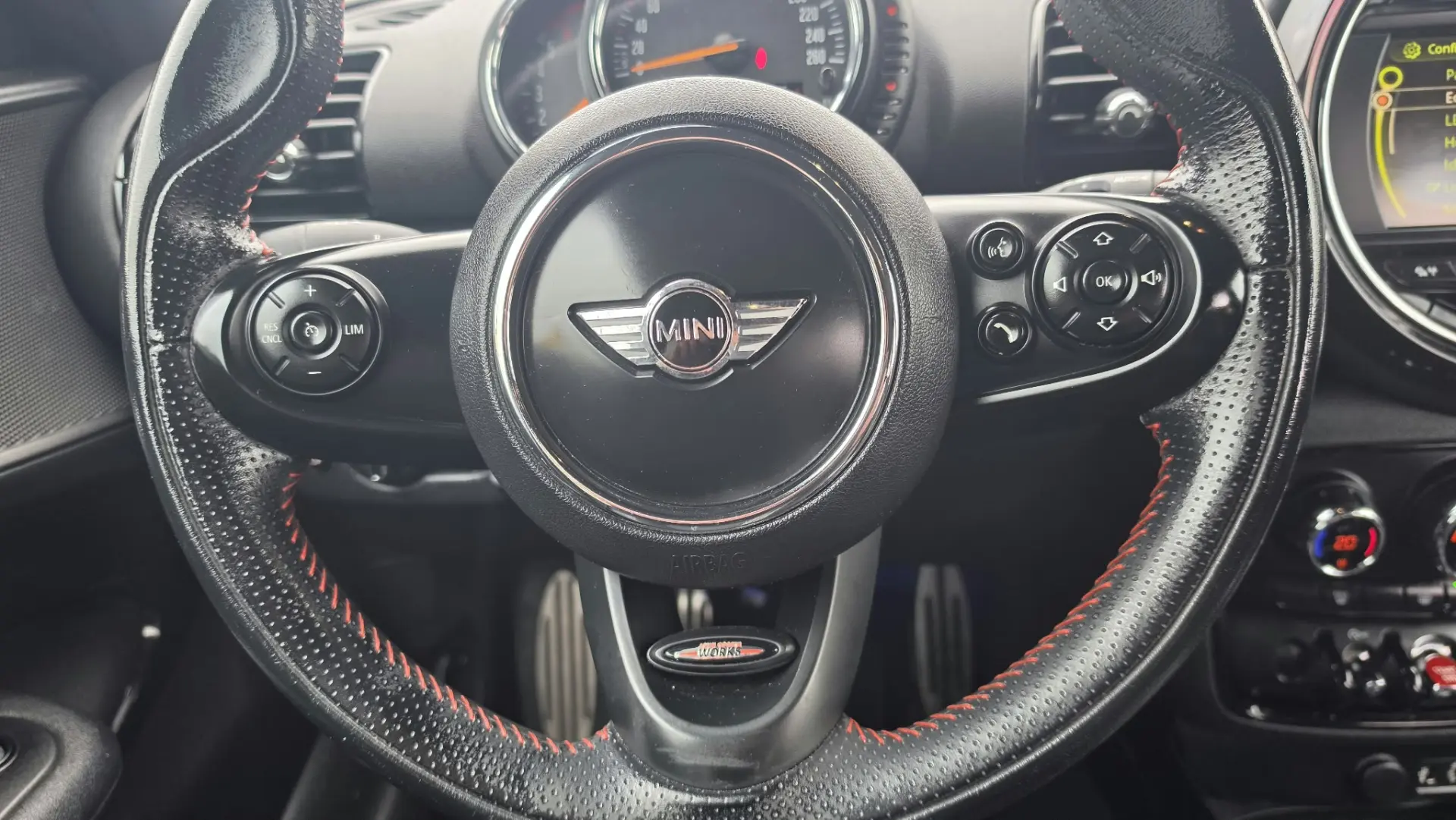 MINI Countryman One D Sport Edition 9