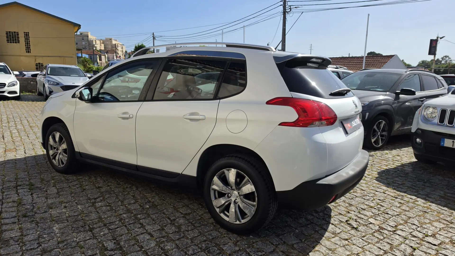 Peugeot 2008 1.6 e-HDi Allure 5