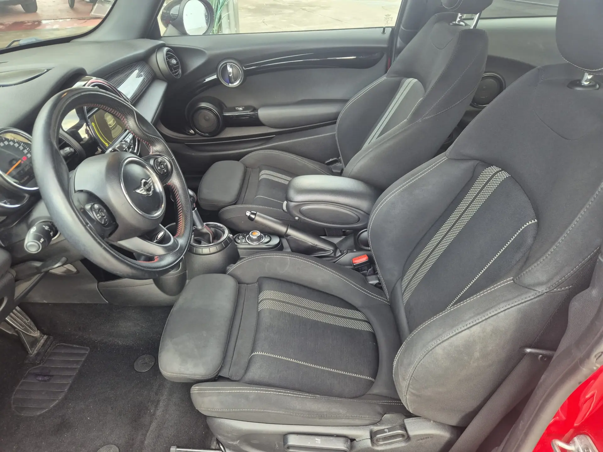 MINI 3 Portas Cooper SD Auto Desportiva 12