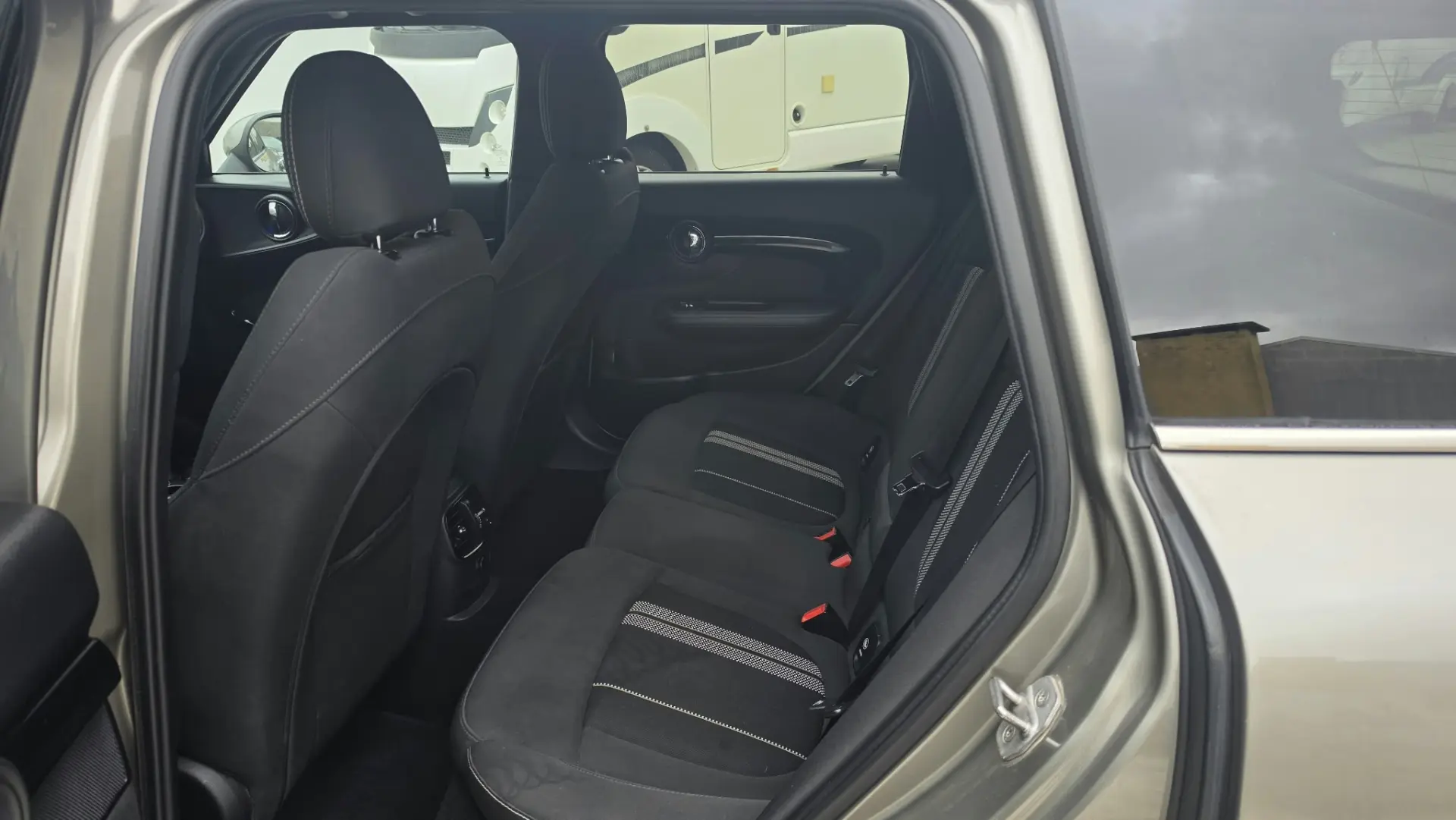 MINI Countryman One D Sport Edition 21