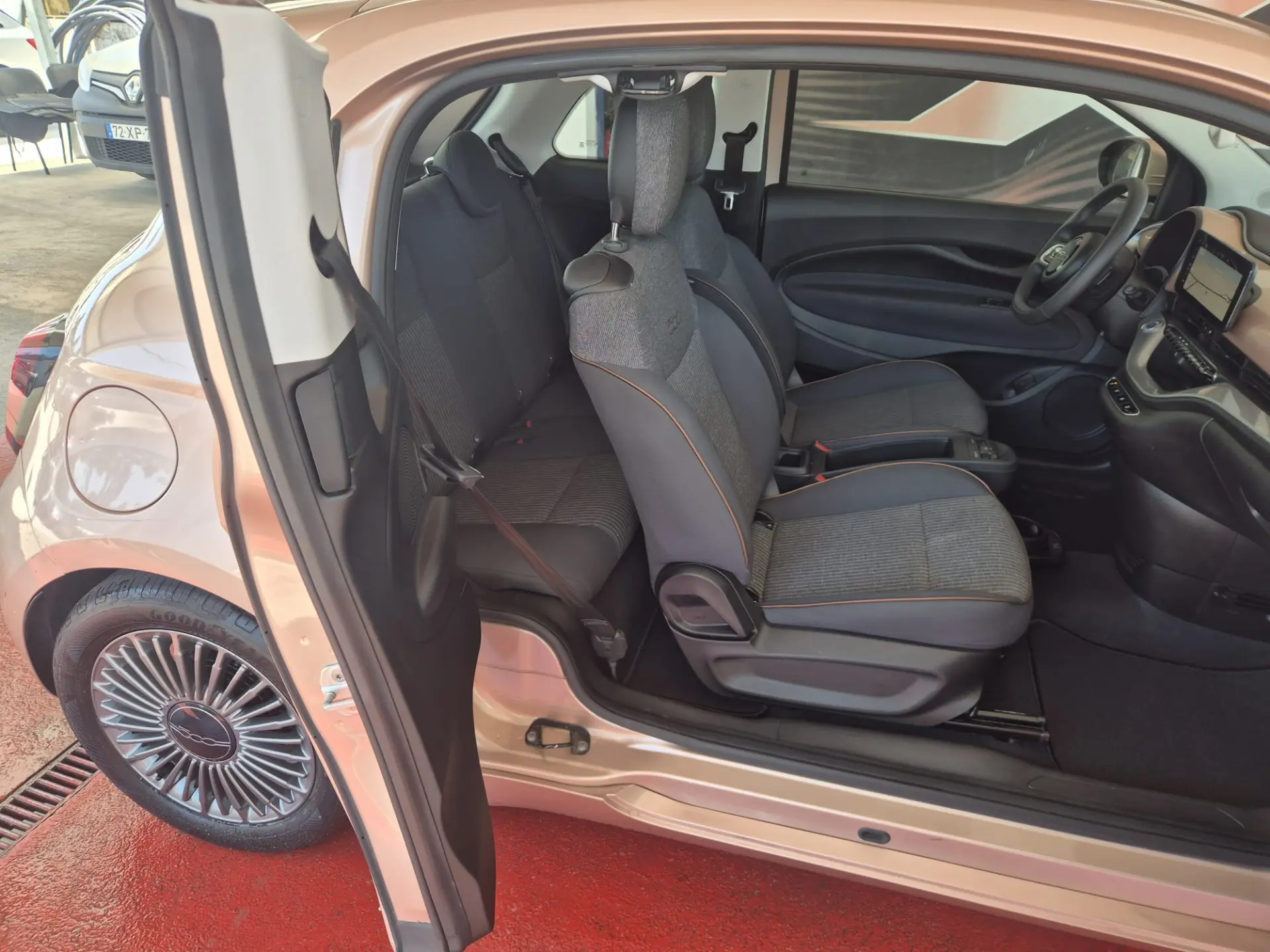Fiat 500e Icon 7