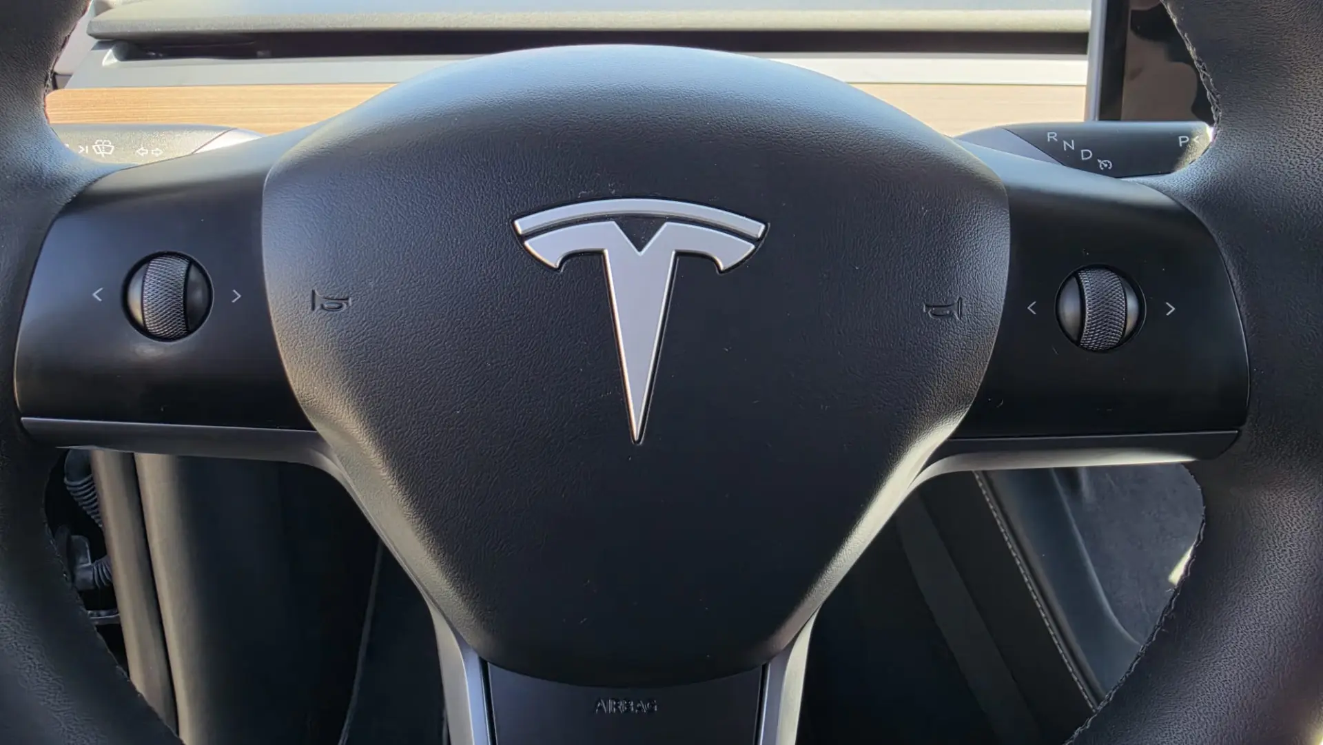 Tesla Model Y Long Range Tração Traseira Premium 18