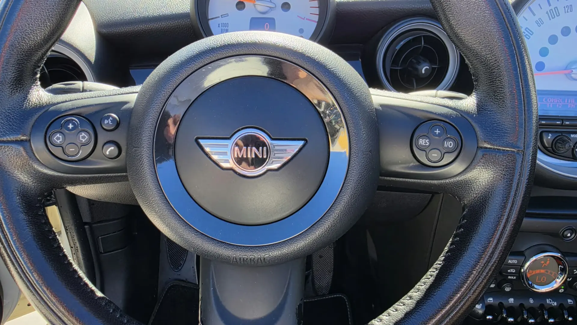 MINI Cabrio Cooper D 19