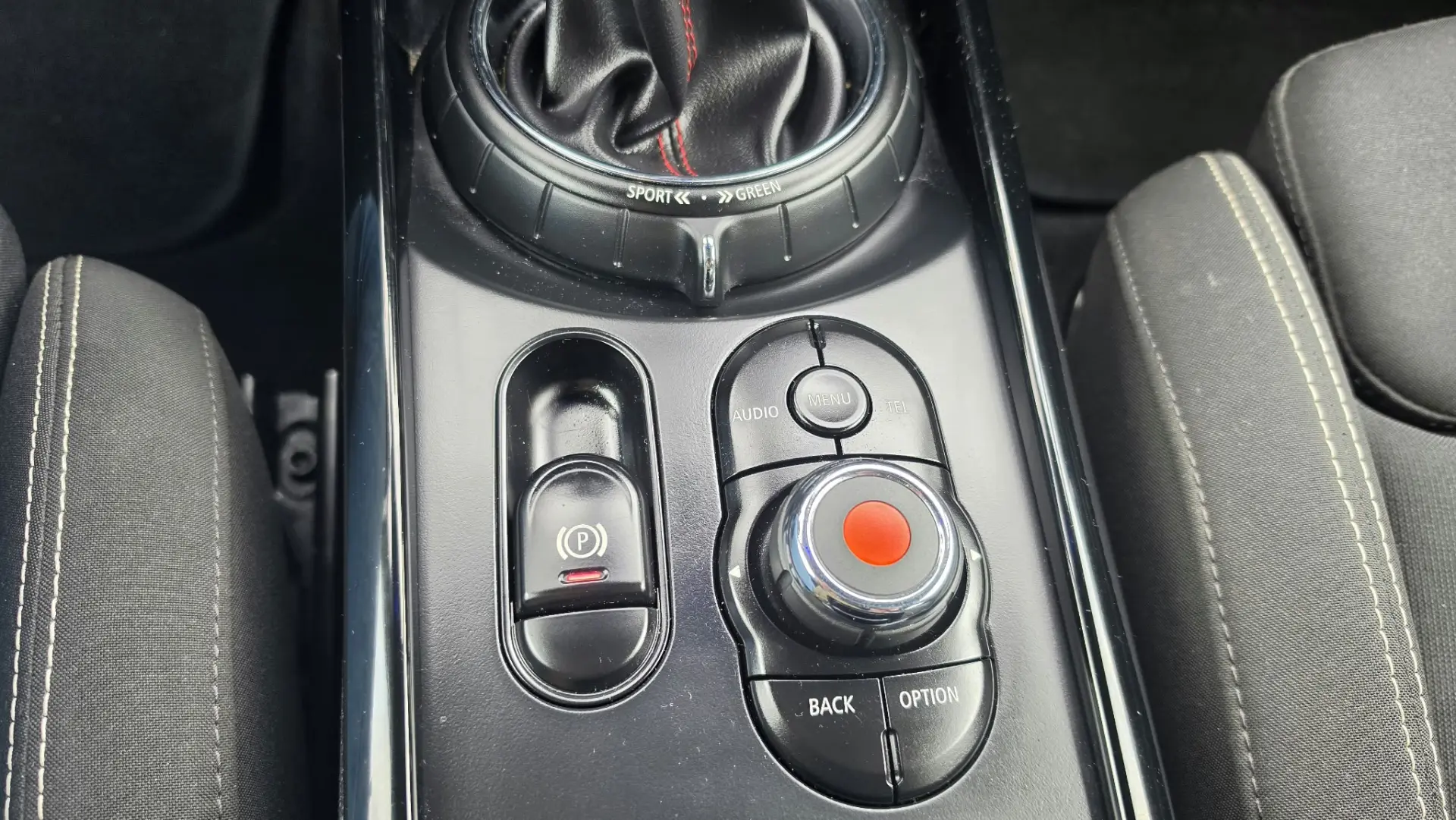MINI Countryman One D Sport Edition 28