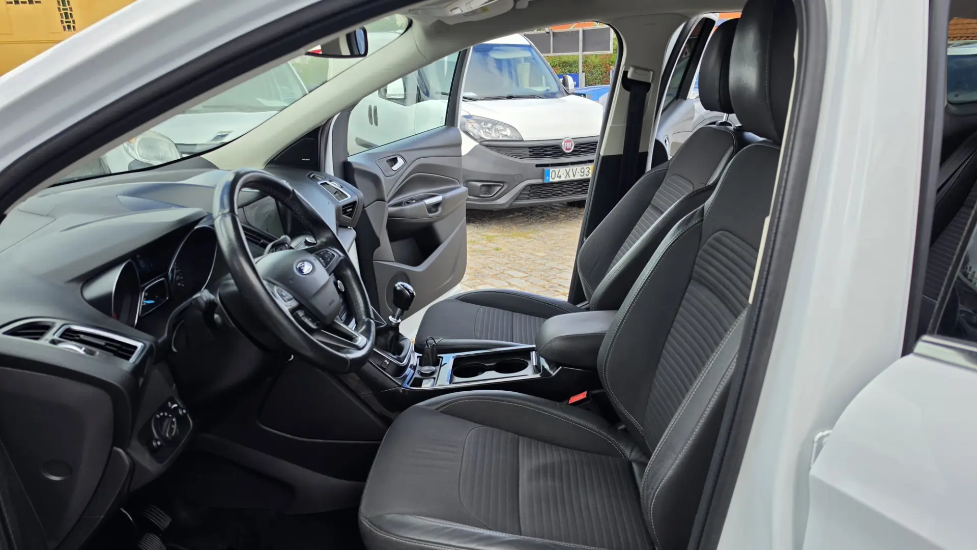 Ford Kuga 1.5 TDCi EcoBlue Titanium 15