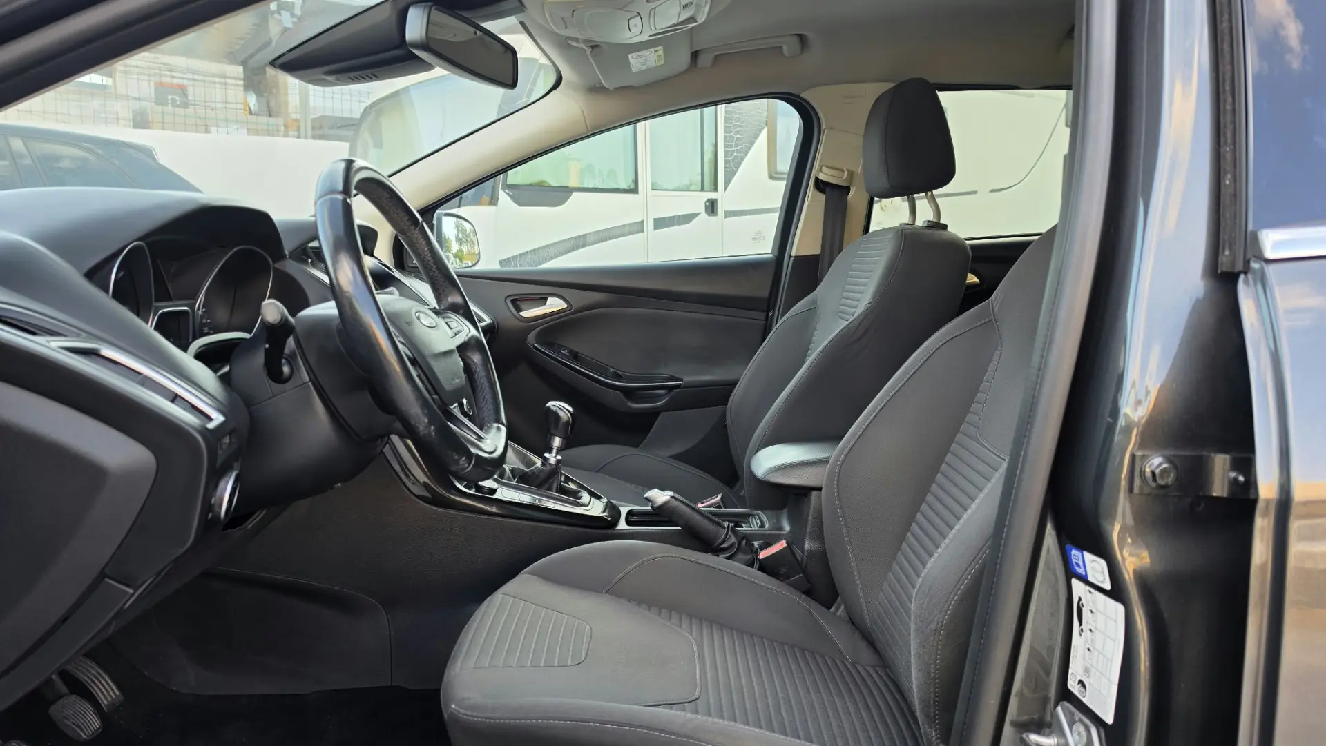 Ford Focus SW 1.5 TDCi EcoBlue Business 12