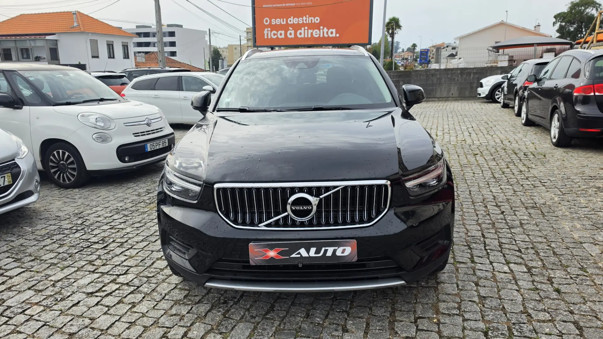 Volvo XC 40 1.5 T5 PHEV Momentum Plus 5
