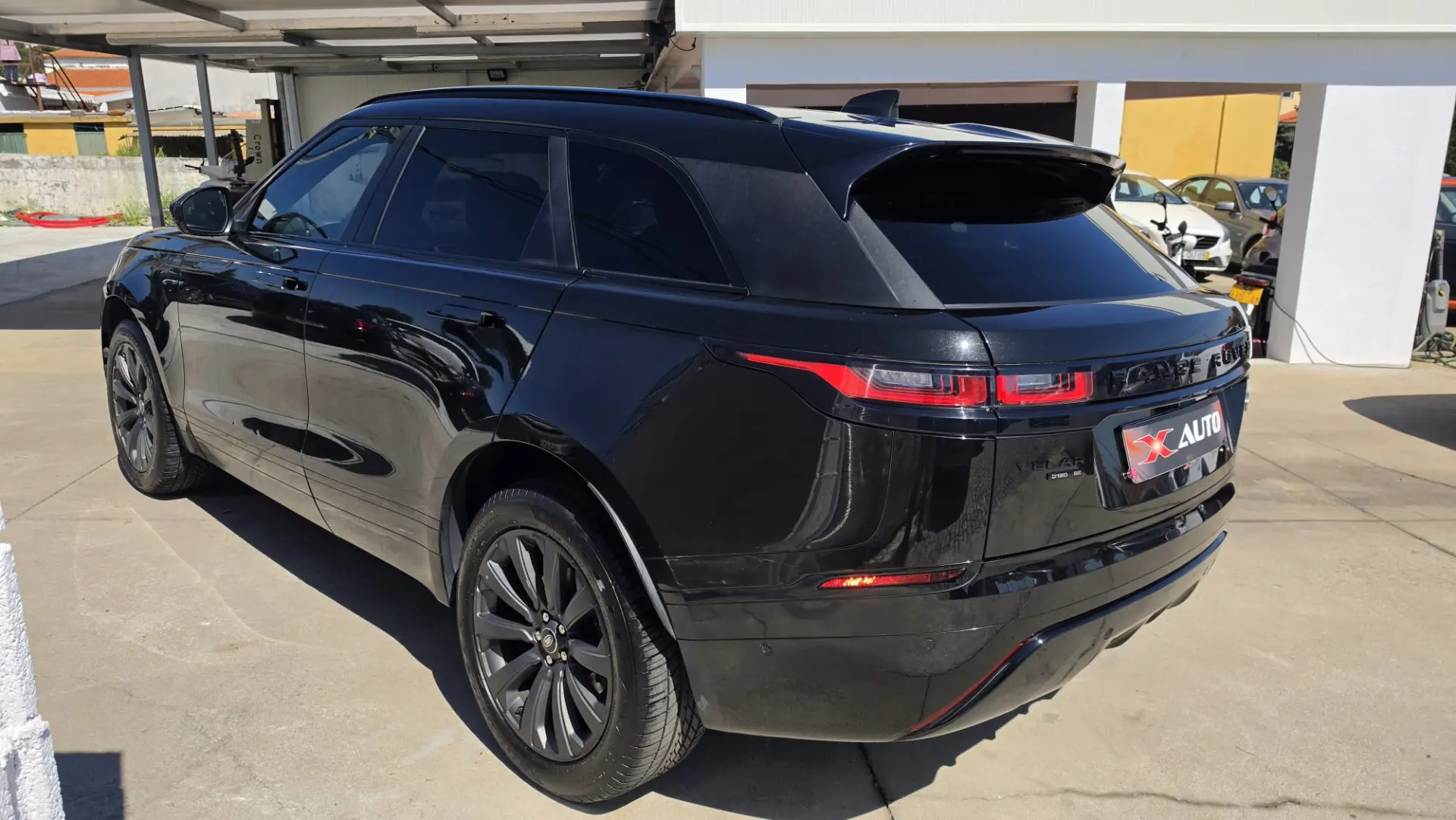 Land Rover Range Rover Velar 2.0 D R-Dynamic SE 3